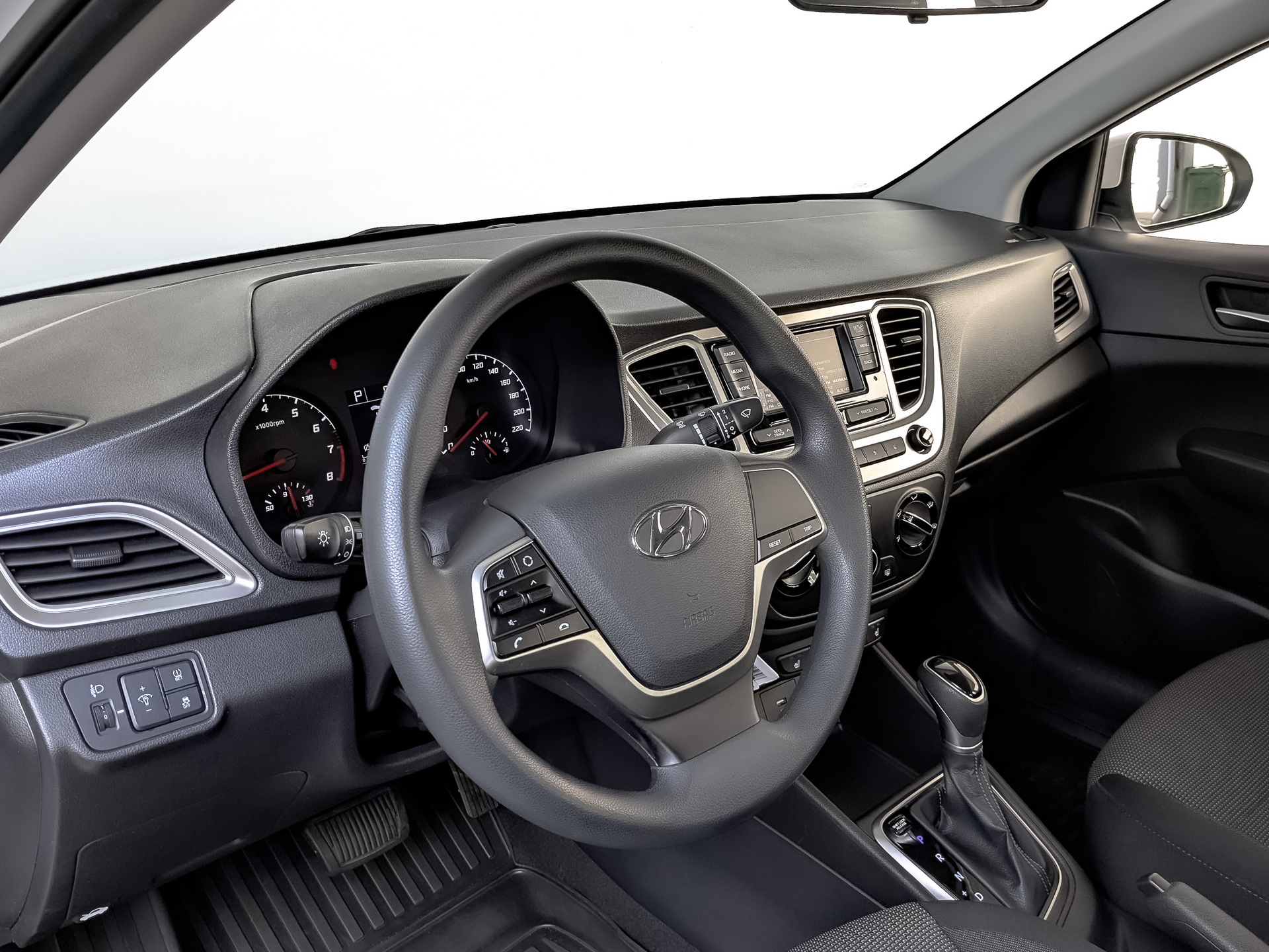 HYUNDAI Solaris 1.60 (123 л.с), автомат, 2022, пробег 74 258 км