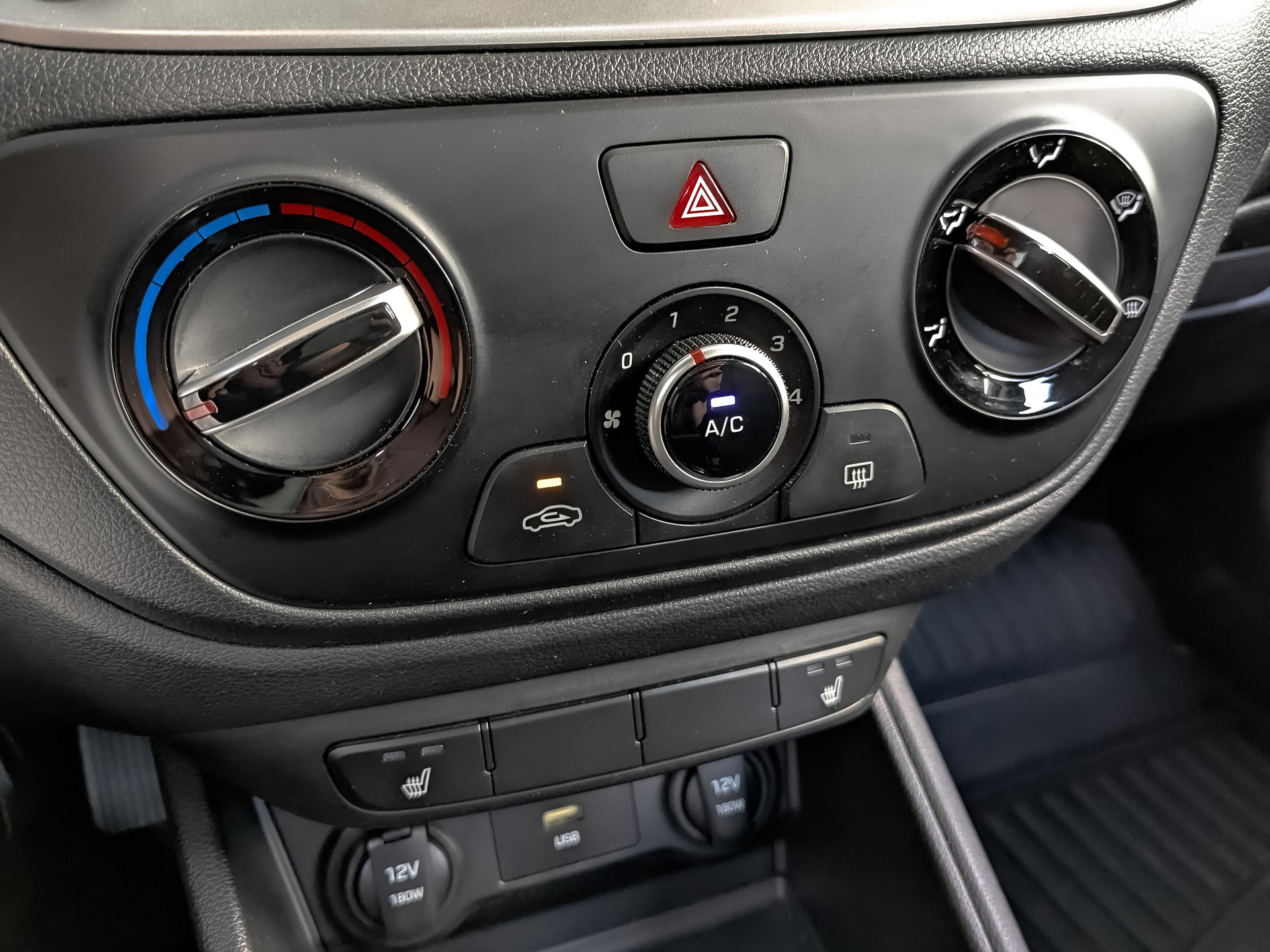 HYUNDAI Solaris 1.60 (123 л.с), автомат, 2022, пробег 74 258 км