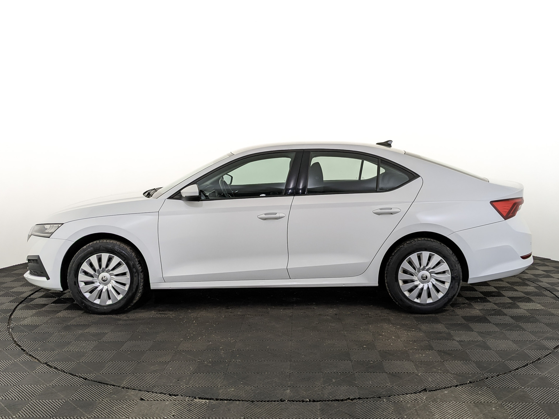 SKODA Octavia 1.60 (110 л.с), автомат, 2021, пробег 73 007 км