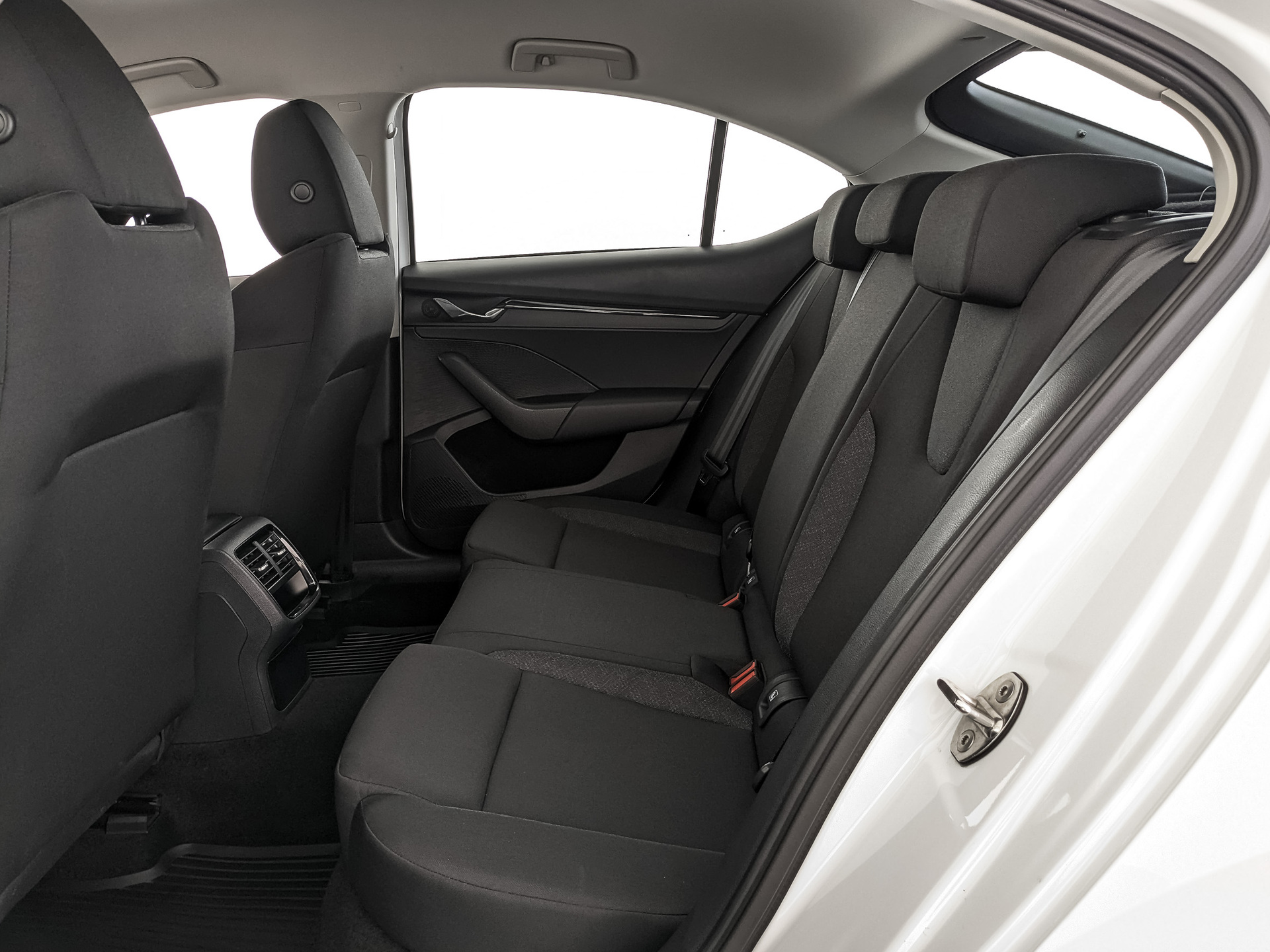 SKODA Octavia 1.60 (110 л.с), автомат, 2021, пробег 73 007 км