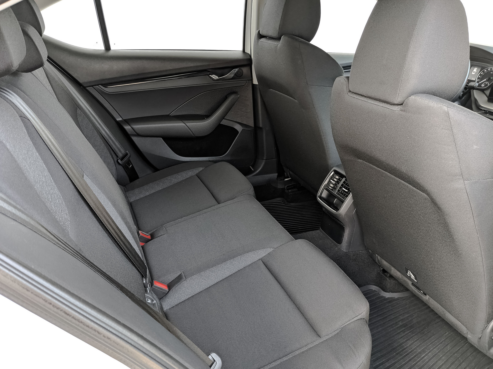 SKODA Octavia 1.60 (110 л.с), автомат, 2021, пробег 87 506 км