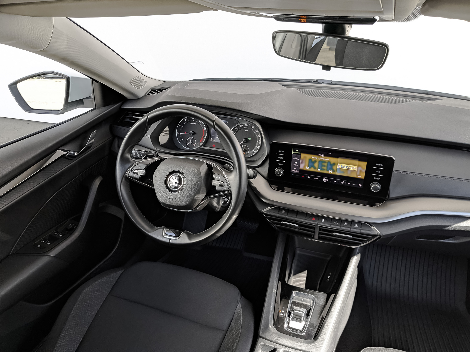 SKODA Octavia 1.60 (110 л.с), автомат, 2021, пробег 87 506 км