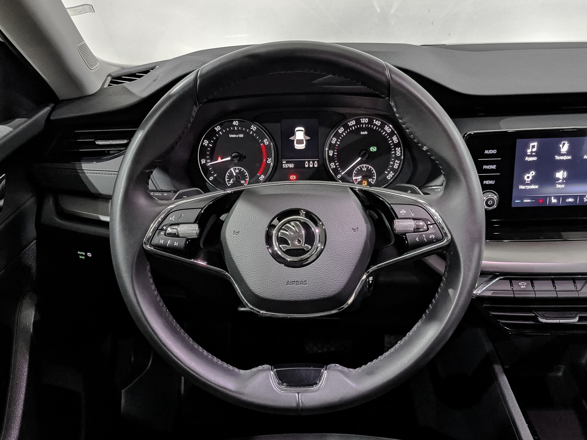 SKODA Octavia 1.60 (110 л.с), автомат, 2021, пробег 53 778 км