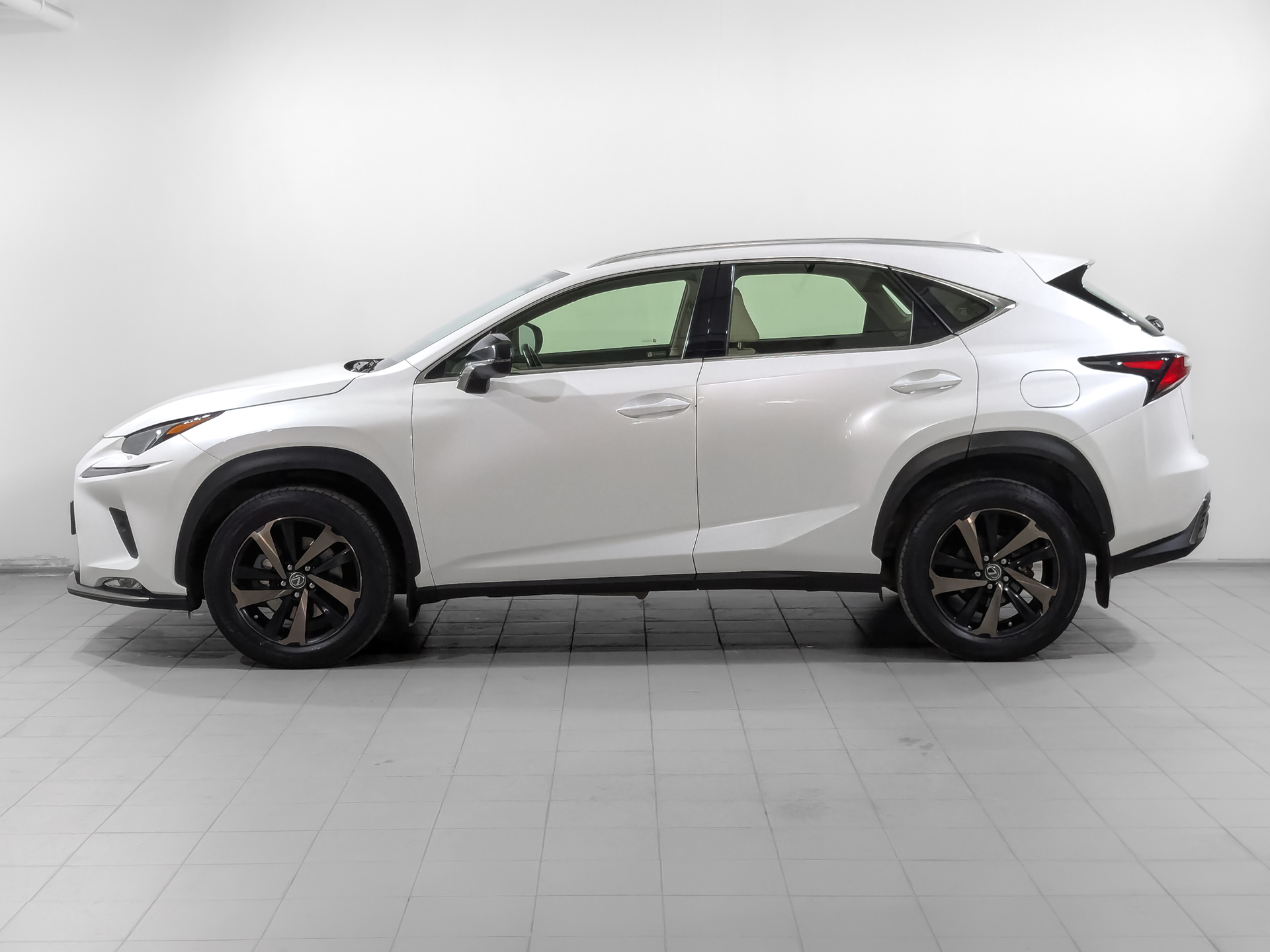 LEXUS NX 2.00 (150 л.с), автомат, 2021, пробег 103 866 км