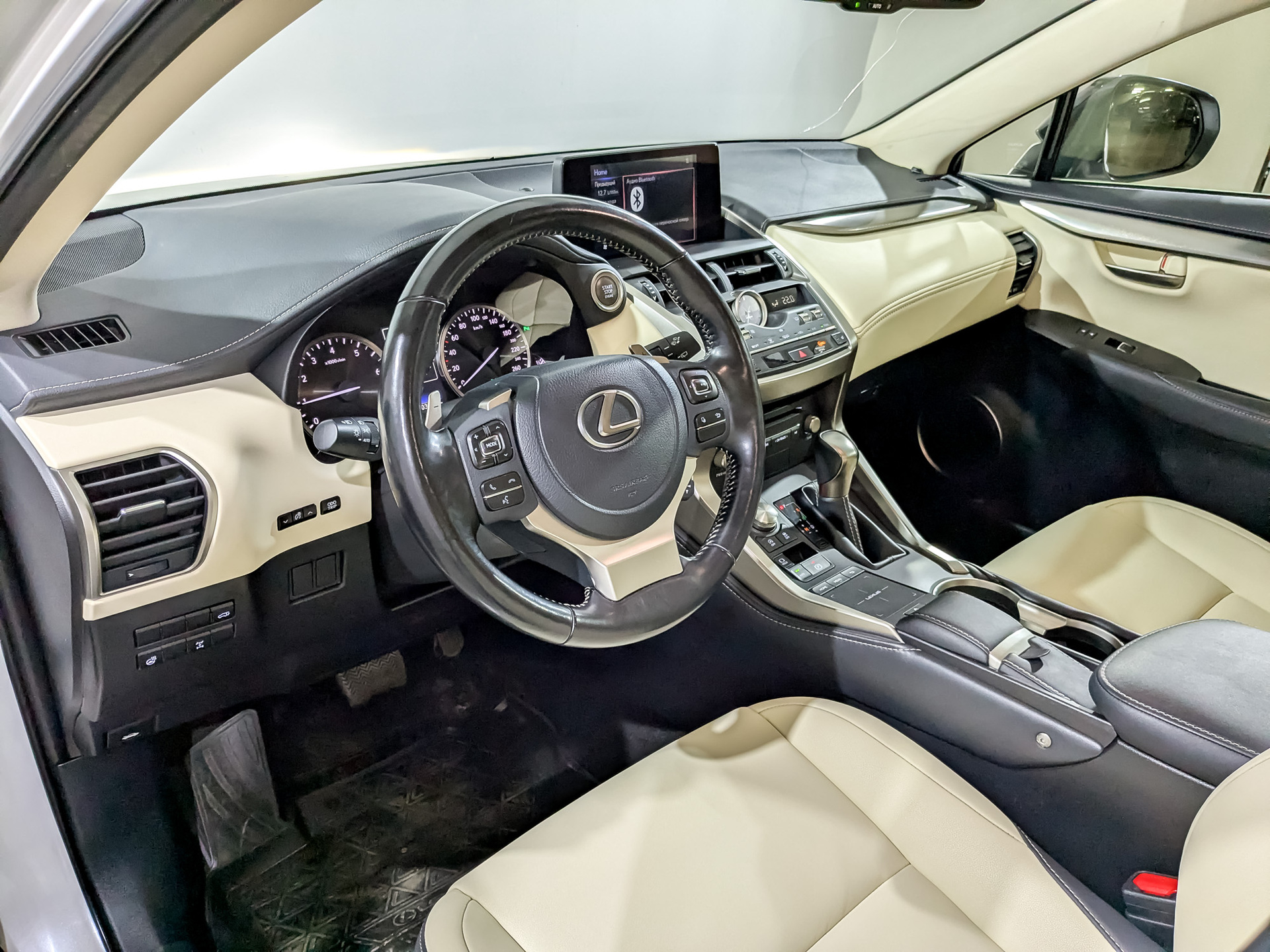 LEXUS NX 2.00 (150 л.с), автомат, 2021, пробег 103 866 км