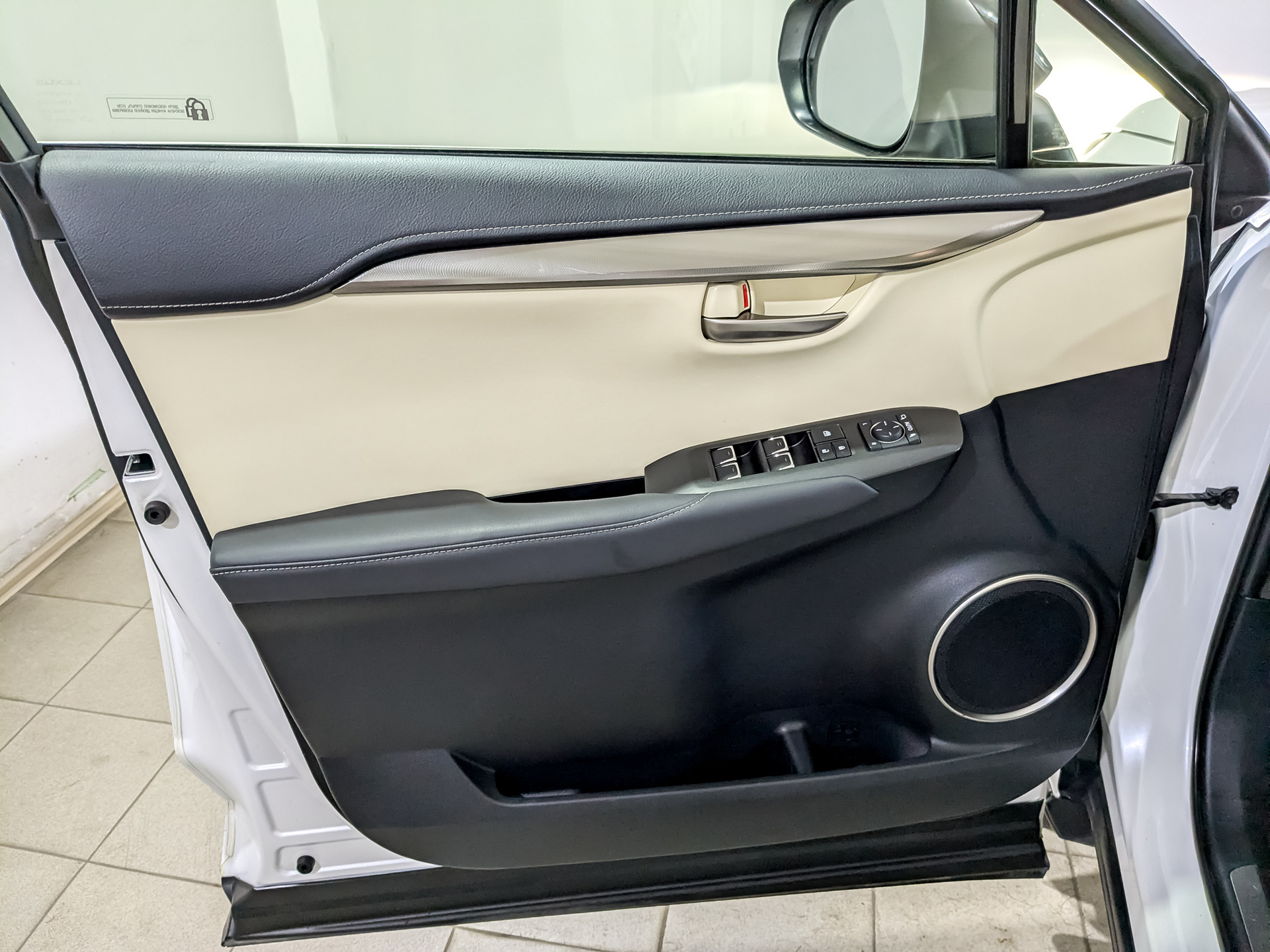 LEXUS NX 2.00 (150 л.с), автомат, 2021, пробег 103 866 км