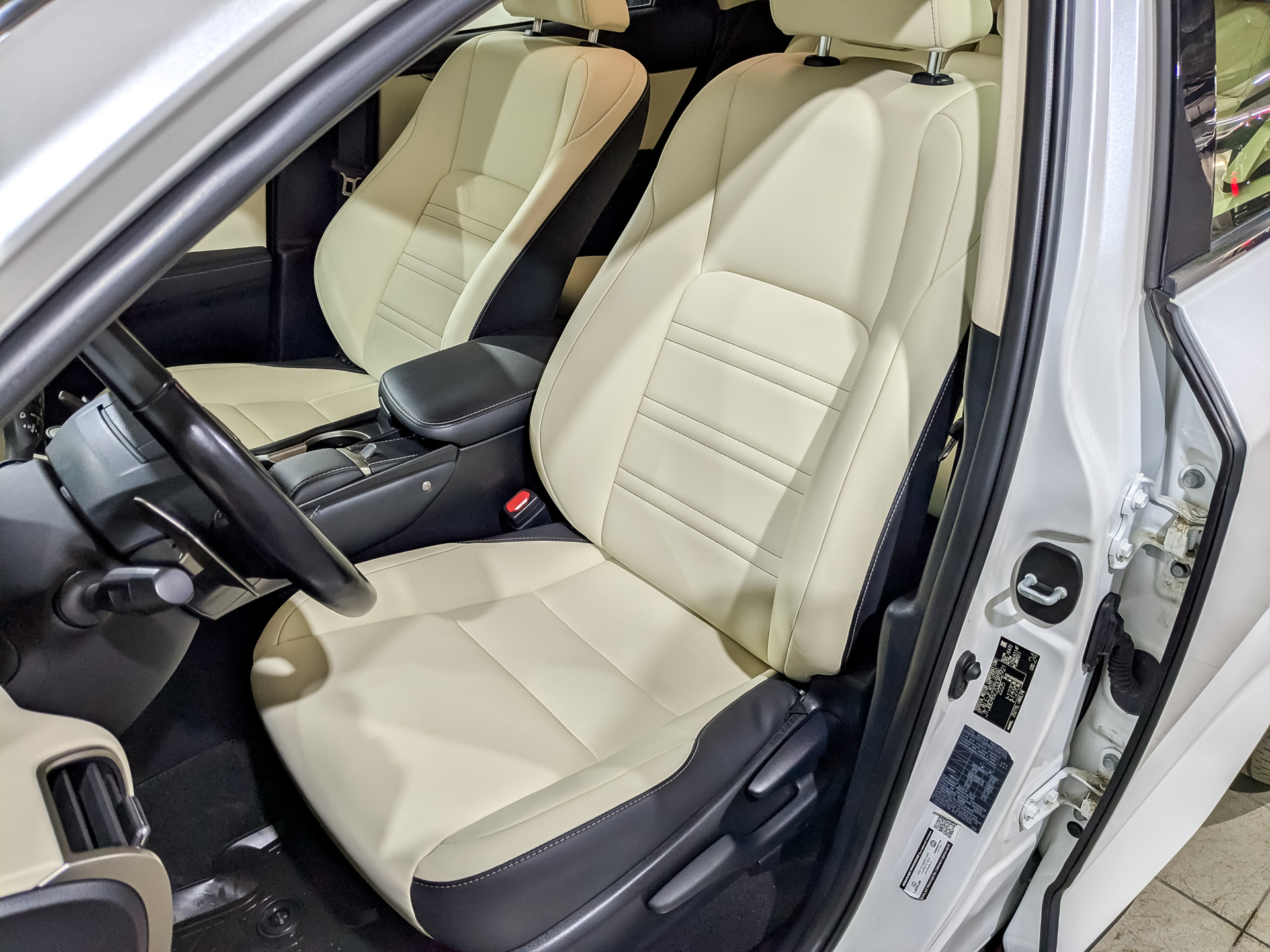LEXUS NX 2.00 (150 л.с), автомат, 2021, пробег 103 866 км