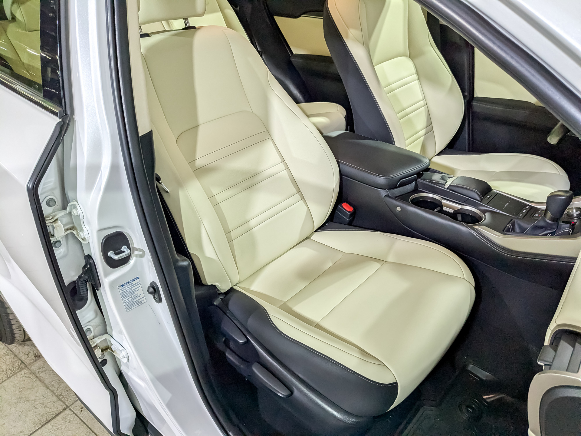 LEXUS NX 2.00 (150 л.с), автомат, 2021, пробег 103 866 км