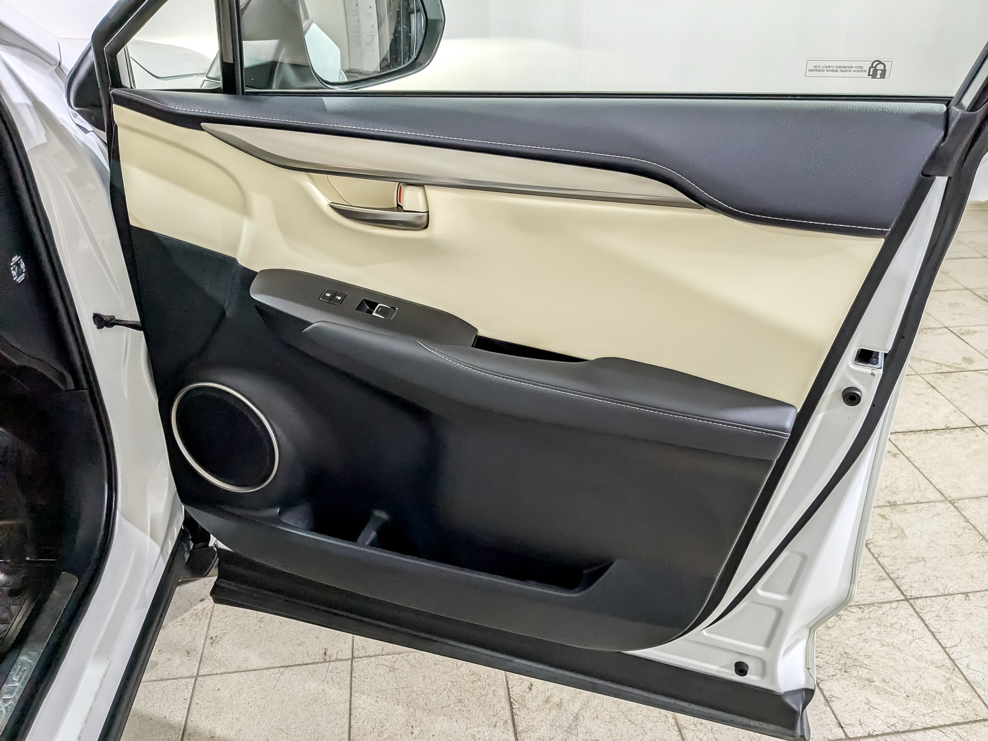 LEXUS NX 2.00 (150 л.с), автомат, 2021, пробег 103 866 км