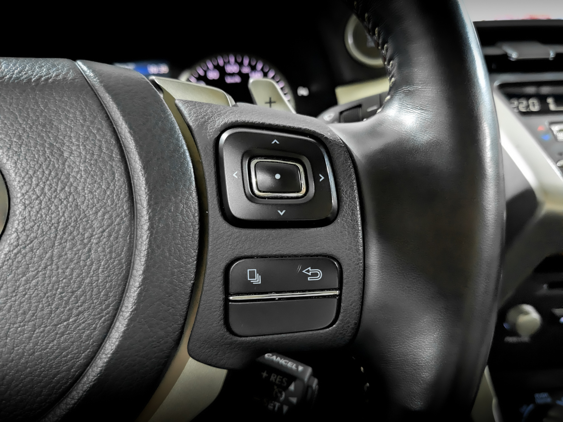 LEXUS NX 2.00 (150 л.с), автомат, 2021, пробег 103 866 км