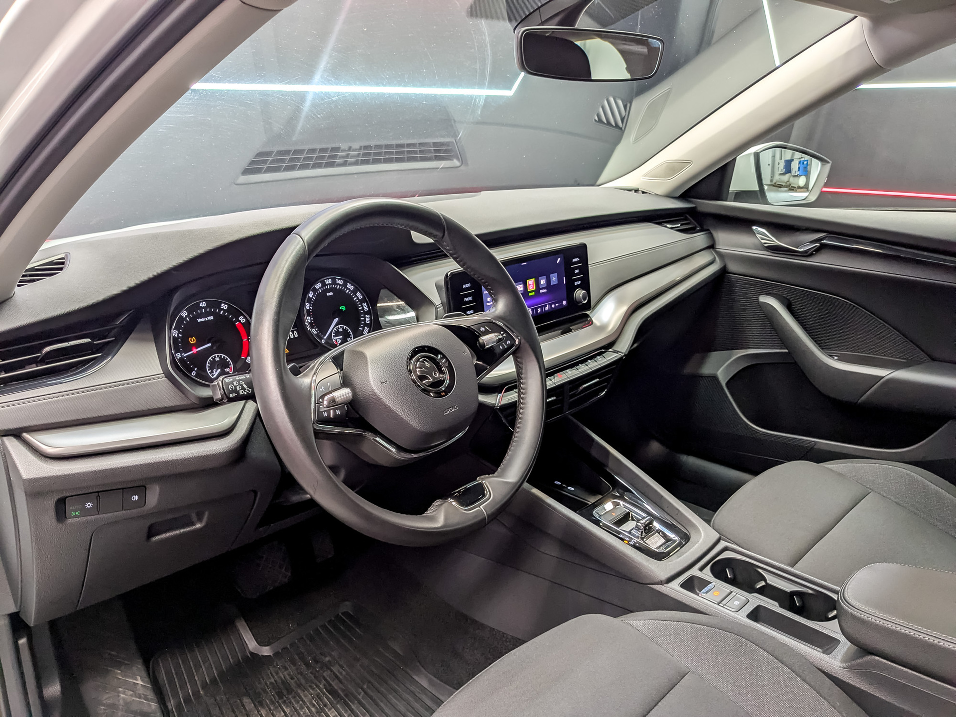 SKODA Octavia 1.60 (110 л.с), автомат, 2021, пробег 76 284 км