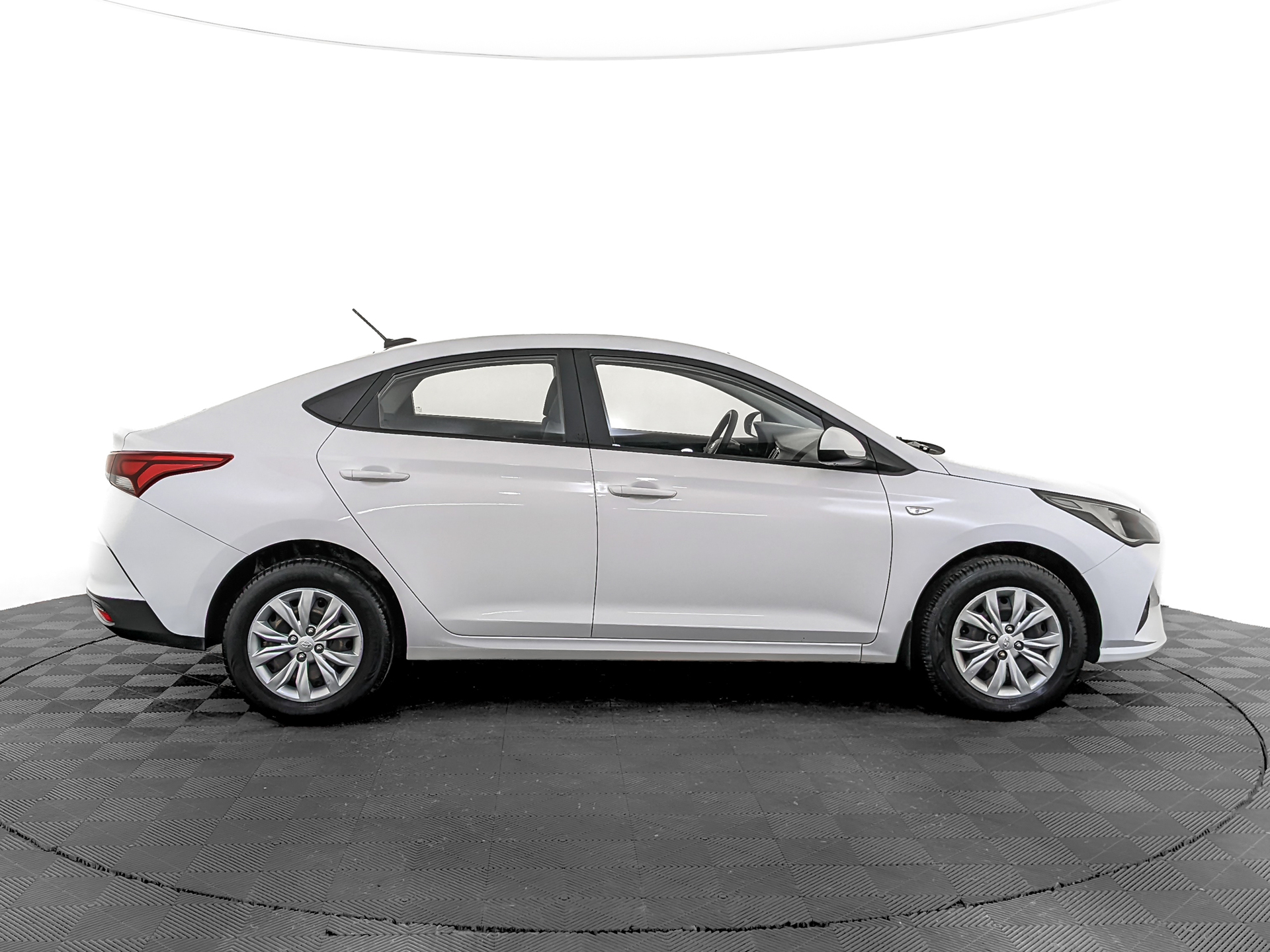 HYUNDAI Solaris 1.60 (123 л.с), автомат, 2022, пробег 69 491 км