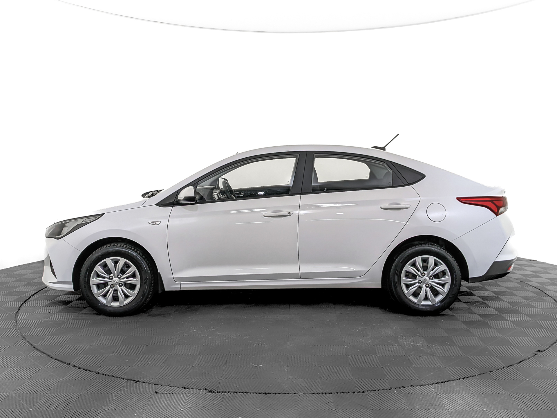 HYUNDAI Solaris 1.60 (123 л.с), автомат, 2022, пробег 69 491 км