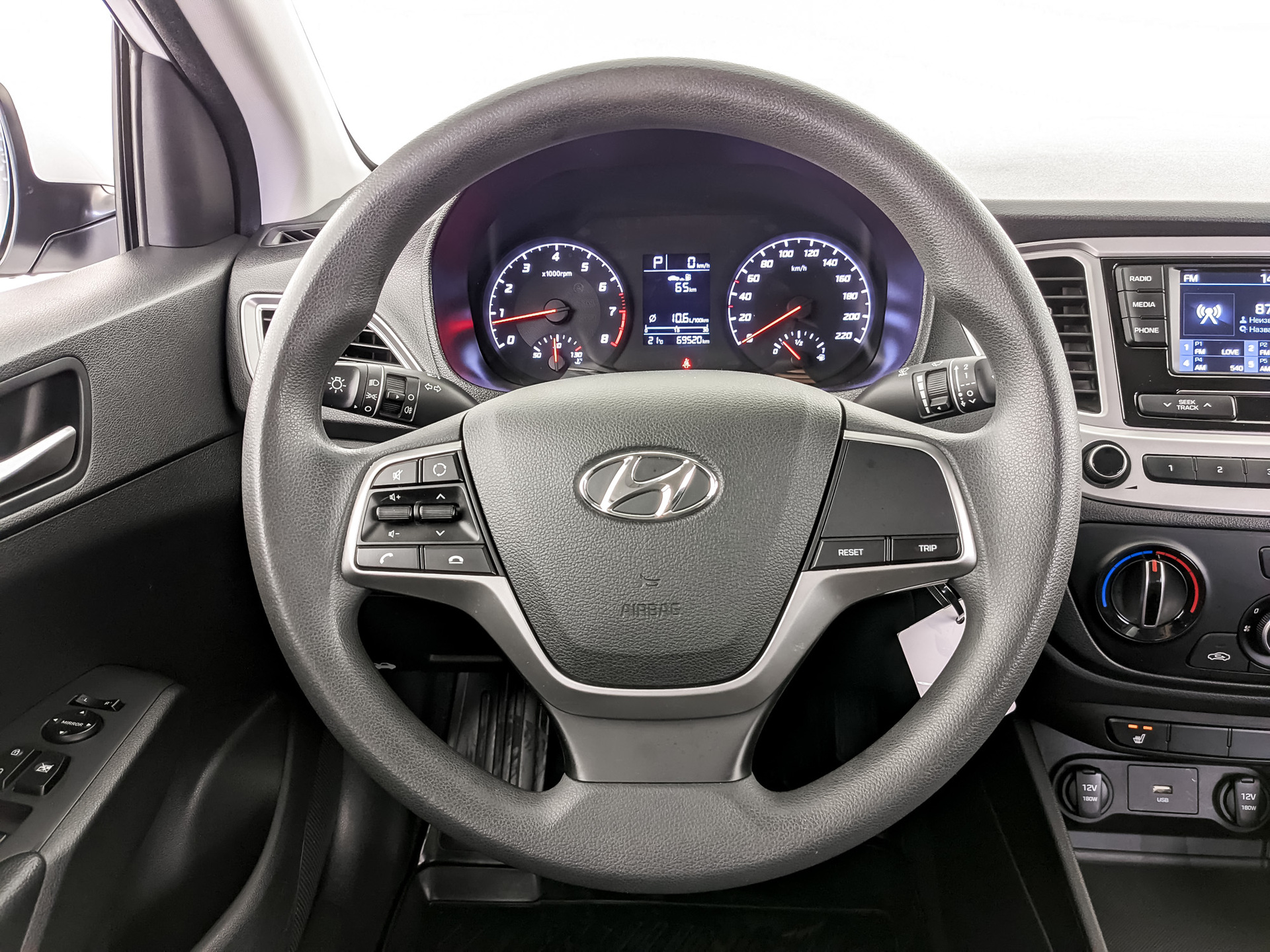 HYUNDAI Solaris 1.60 (123 л.с), автомат, 2022, пробег 69 491 км