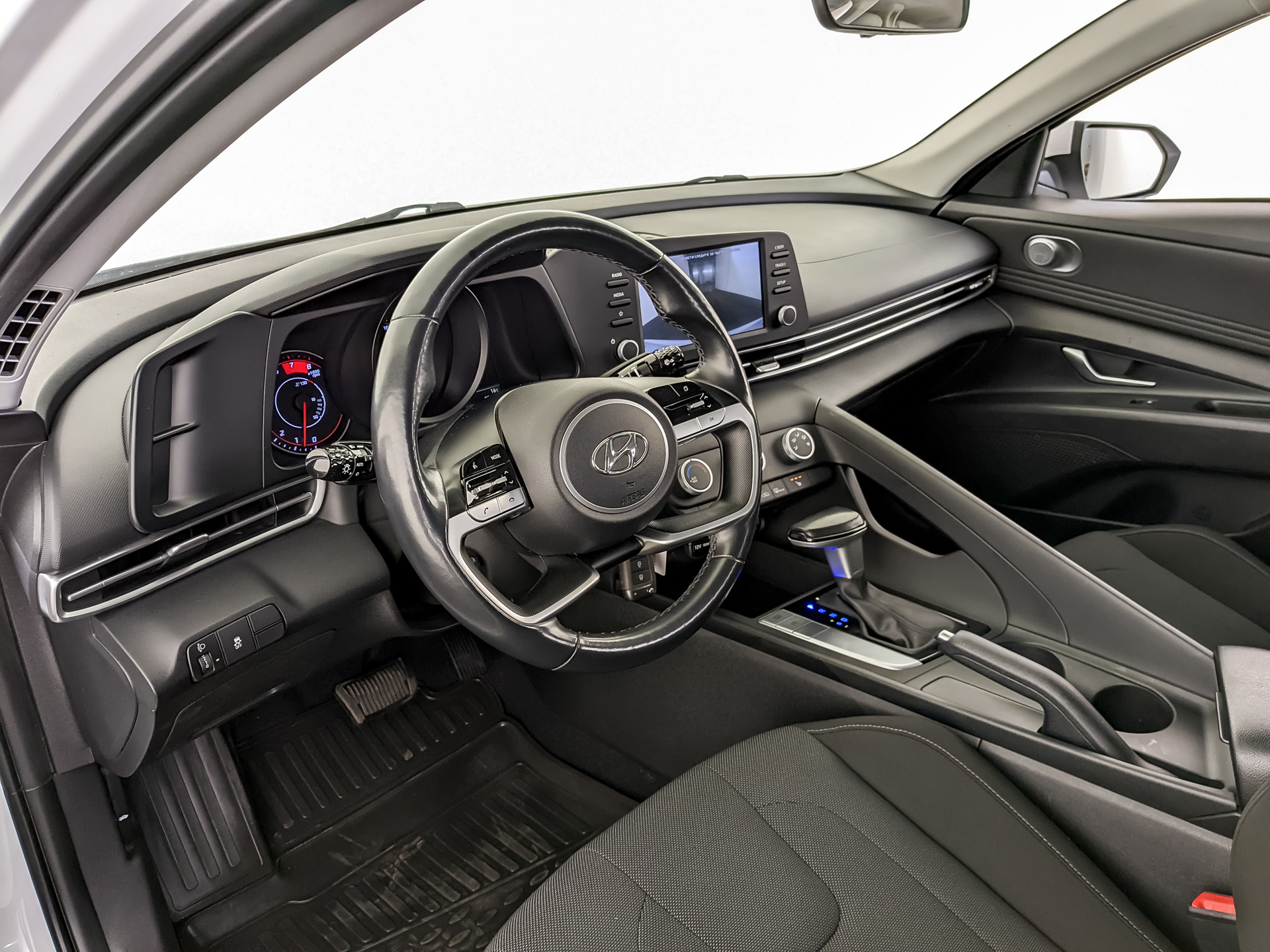 HYUNDAI Elantra 1.60 (128 л.с), автомат, 2022, пробег 70 157 км