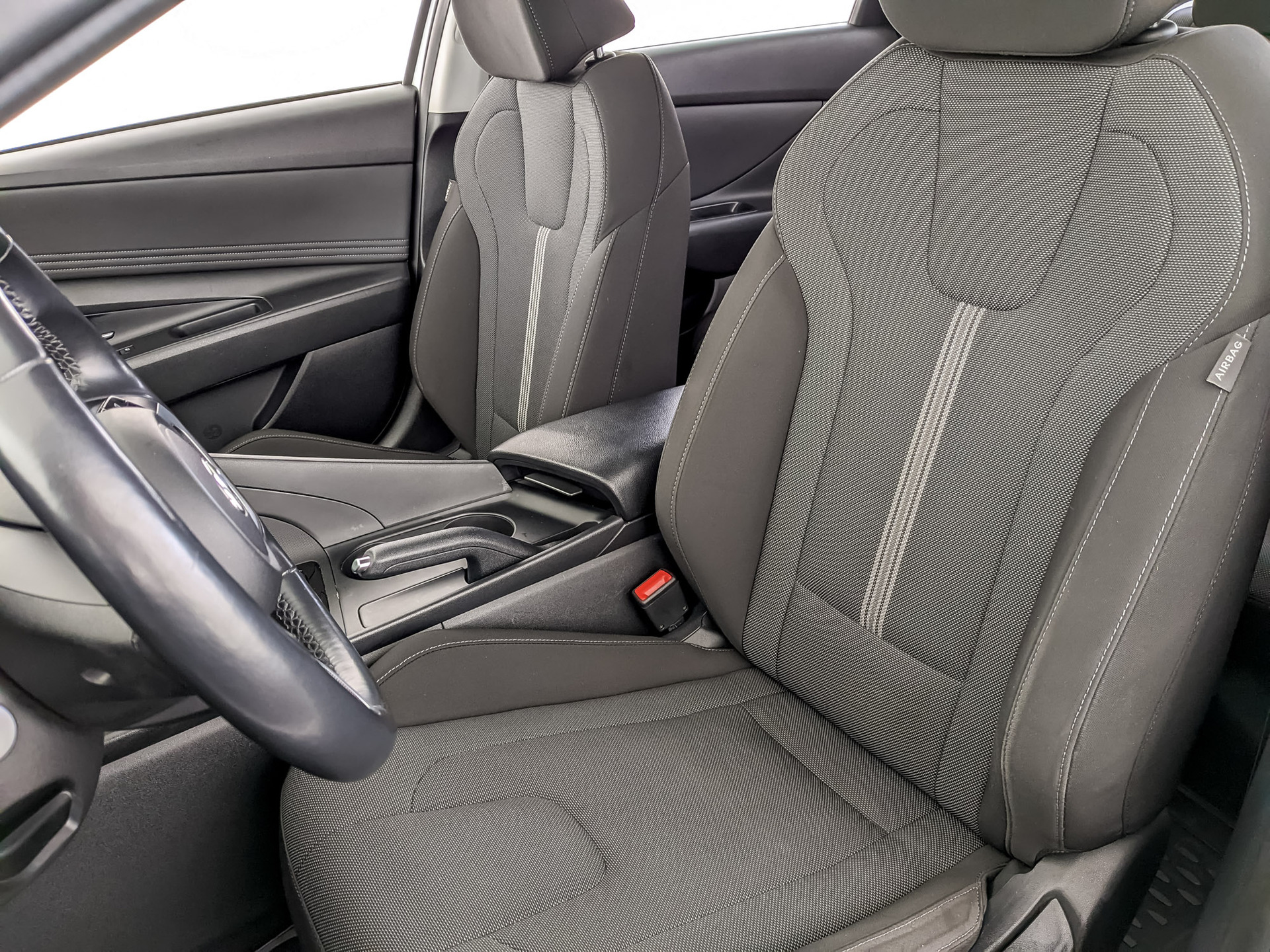 HYUNDAI Elantra 1.60 (128 л.с), автомат, 2022, пробег 70 157 км
