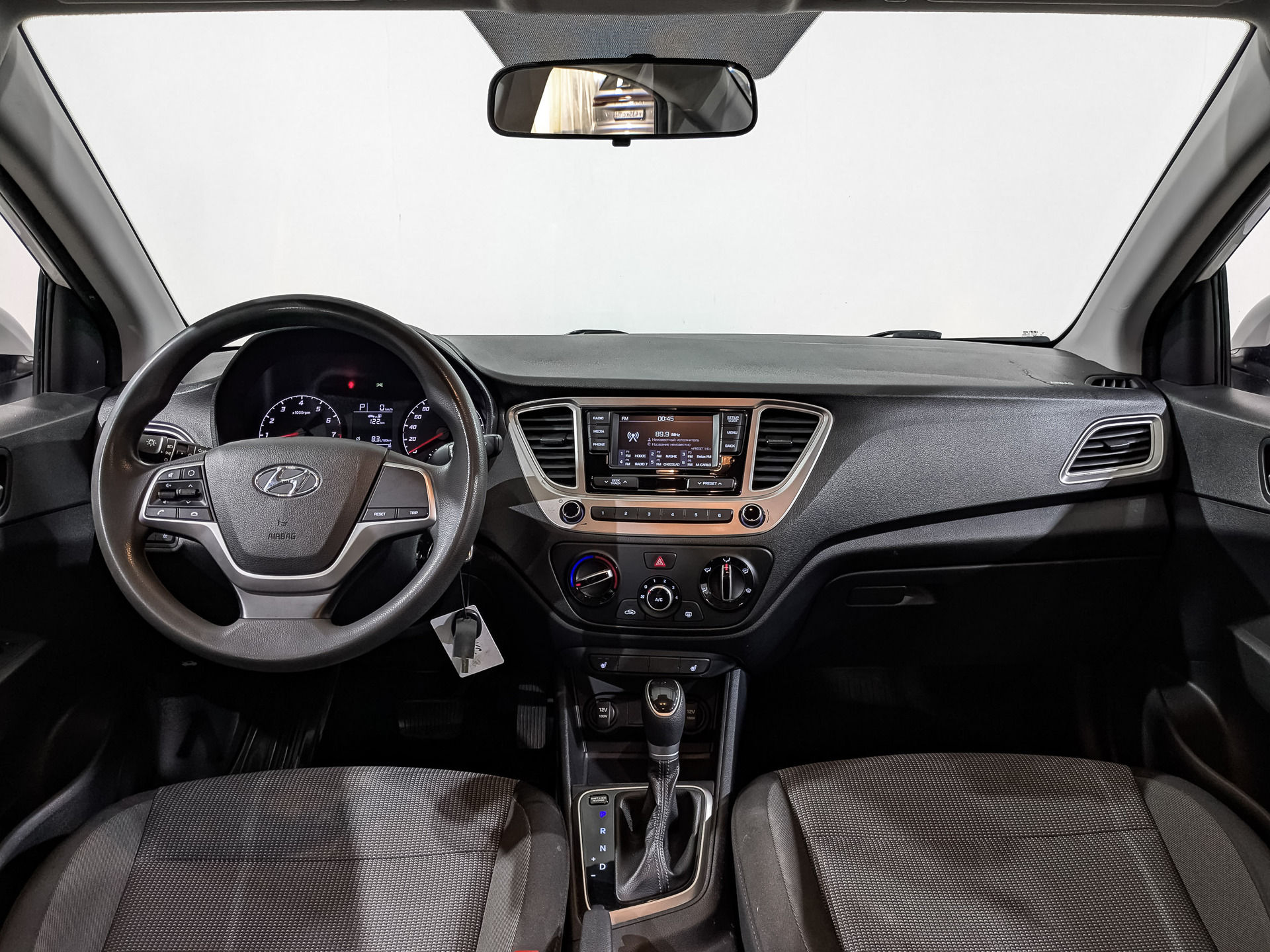 HYUNDAI Solaris 1.60 (123 л.с), автомат, 2022, пробег 136 830 км