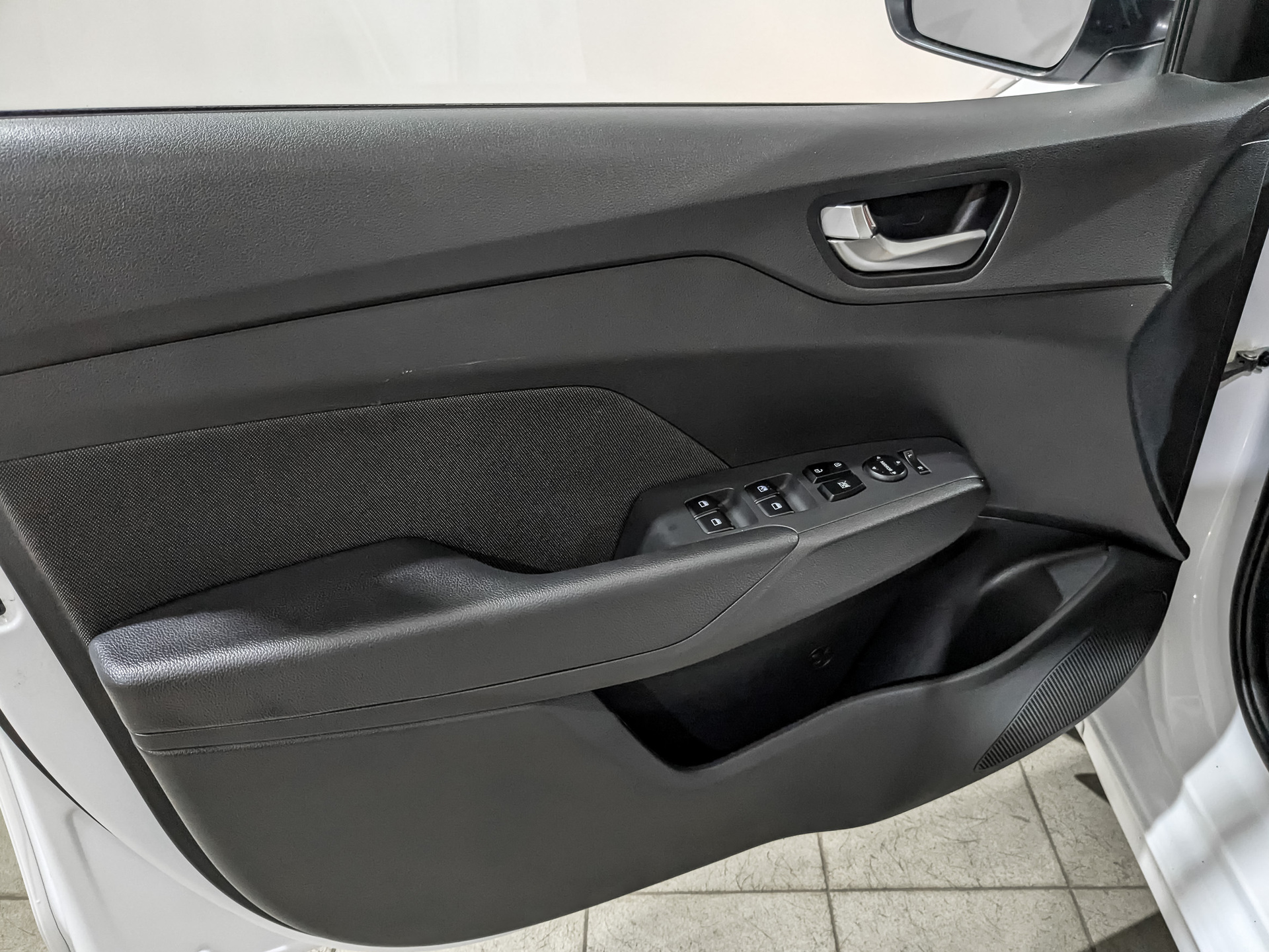HYUNDAI Solaris 1.60 (123 л.с), автомат, 2022, пробег 136 830 км