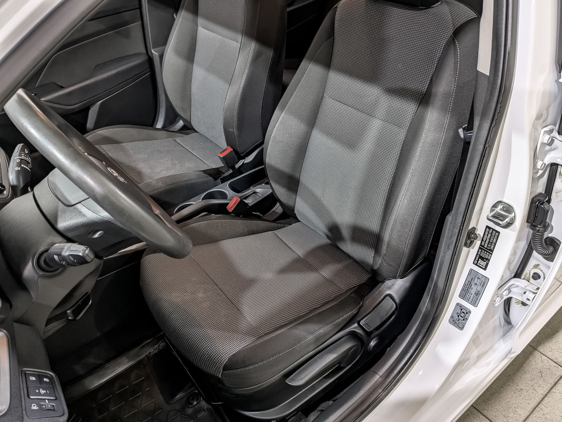 HYUNDAI Solaris 1.60 (123 л.с), автомат, 2022, пробег 136 830 км