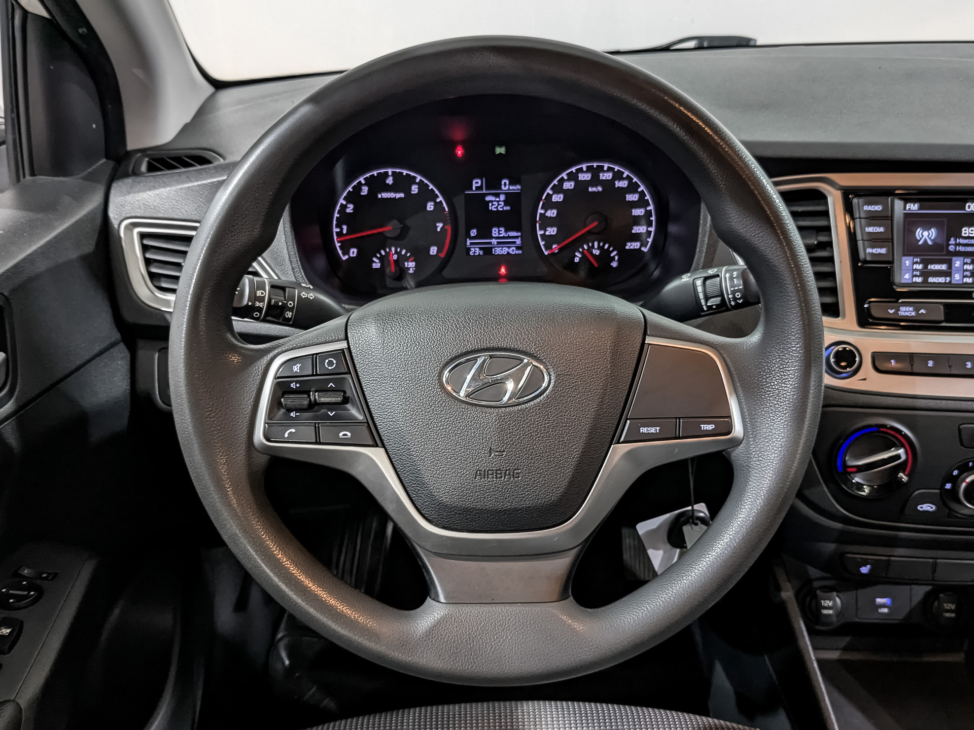 HYUNDAI Solaris 1.60 (123 л.с), автомат, 2022, пробег 136 830 км