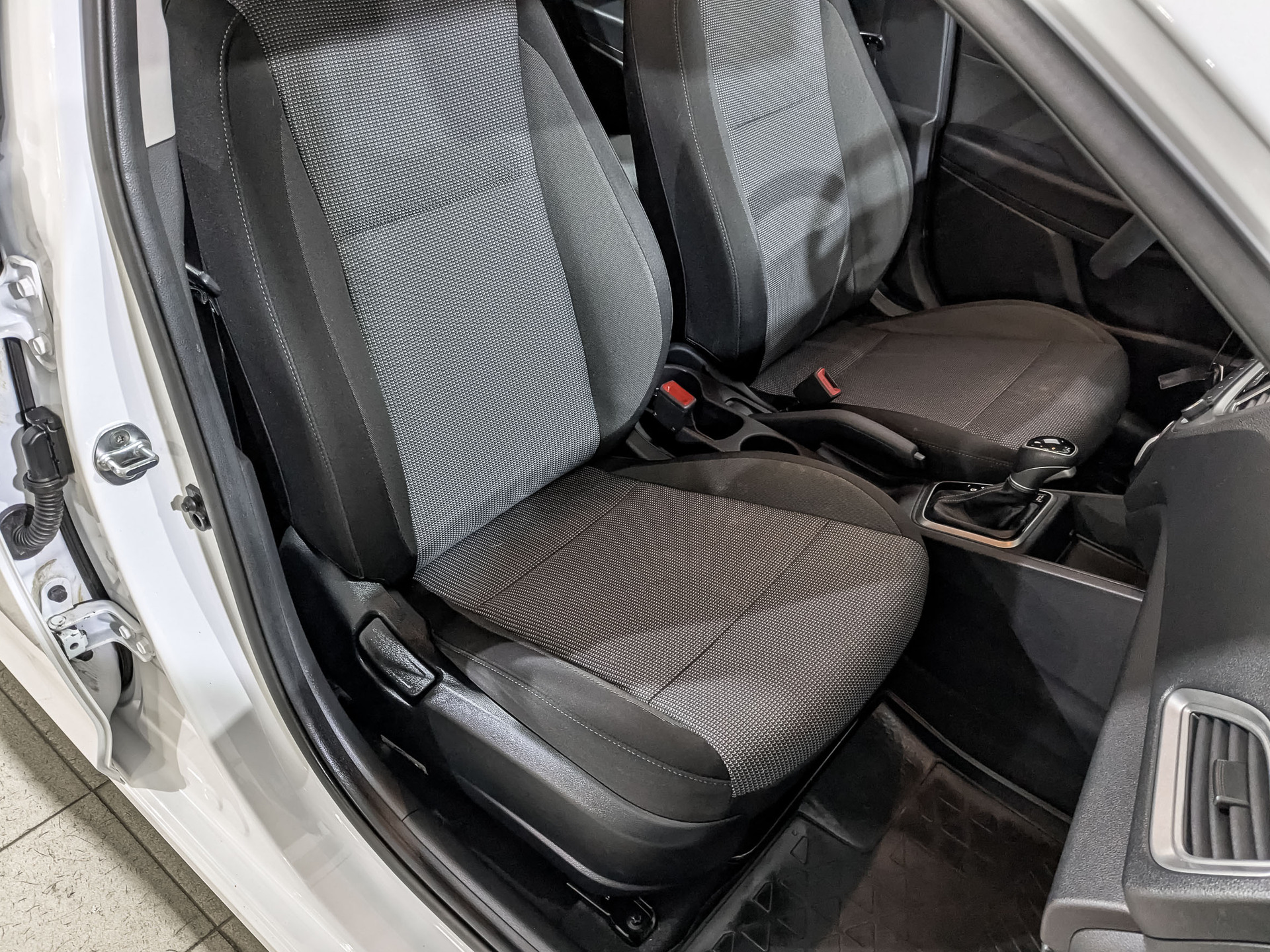 HYUNDAI Solaris 1.60 (123 л.с), автомат, 2022, пробег 136 830 км