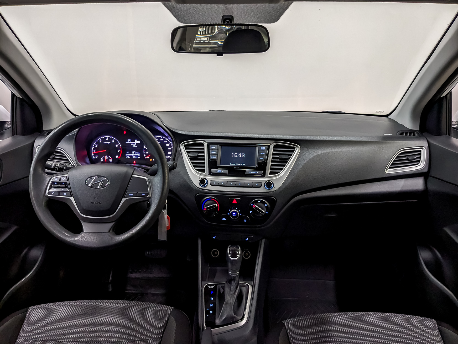 HYUNDAI Solaris 1.60 (123 л.с), автомат, 2022, пробег 90 141 км