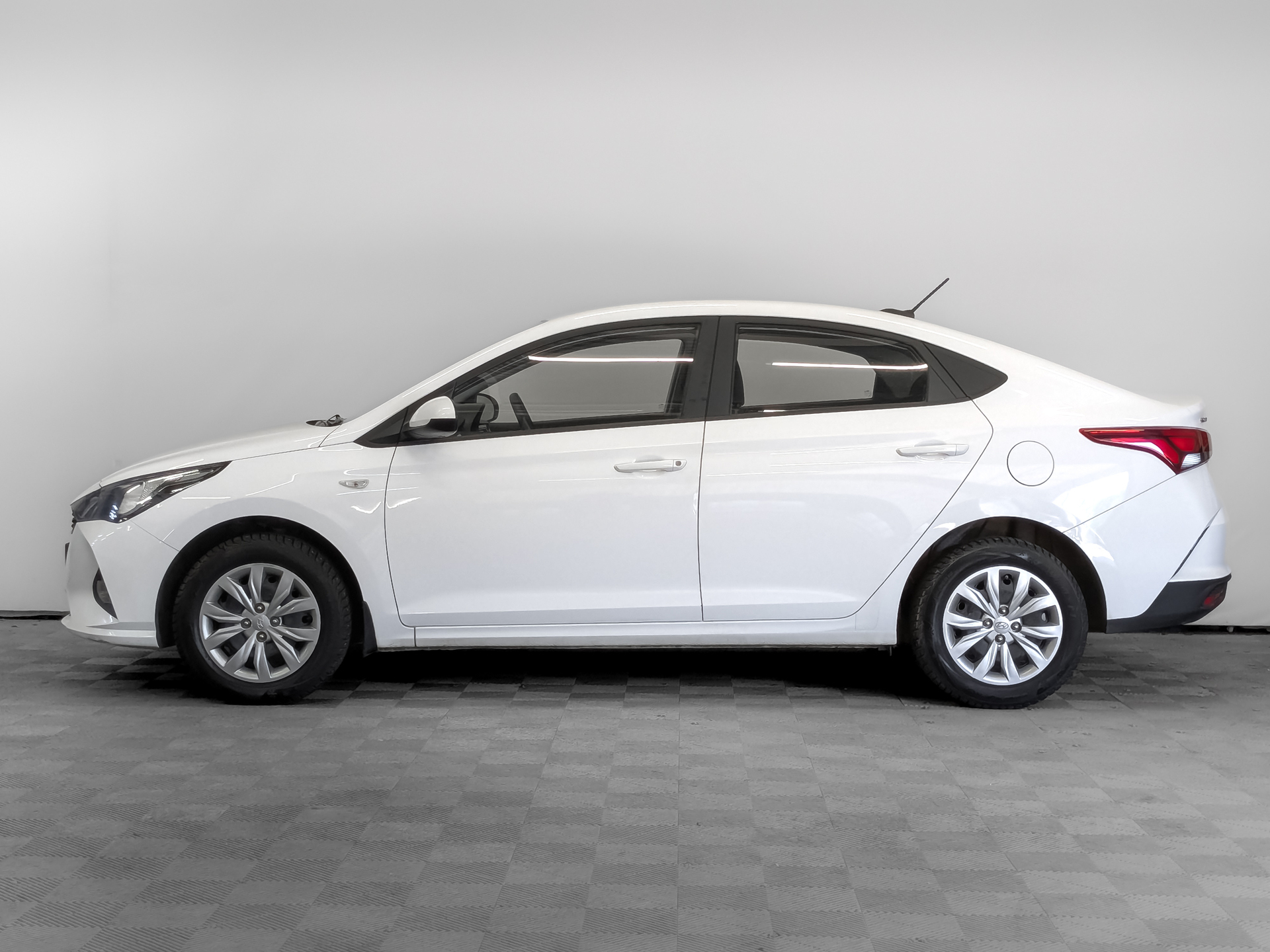 HYUNDAI Solaris 1.60 (123 л.с), автомат, 2022, пробег 83 964 км