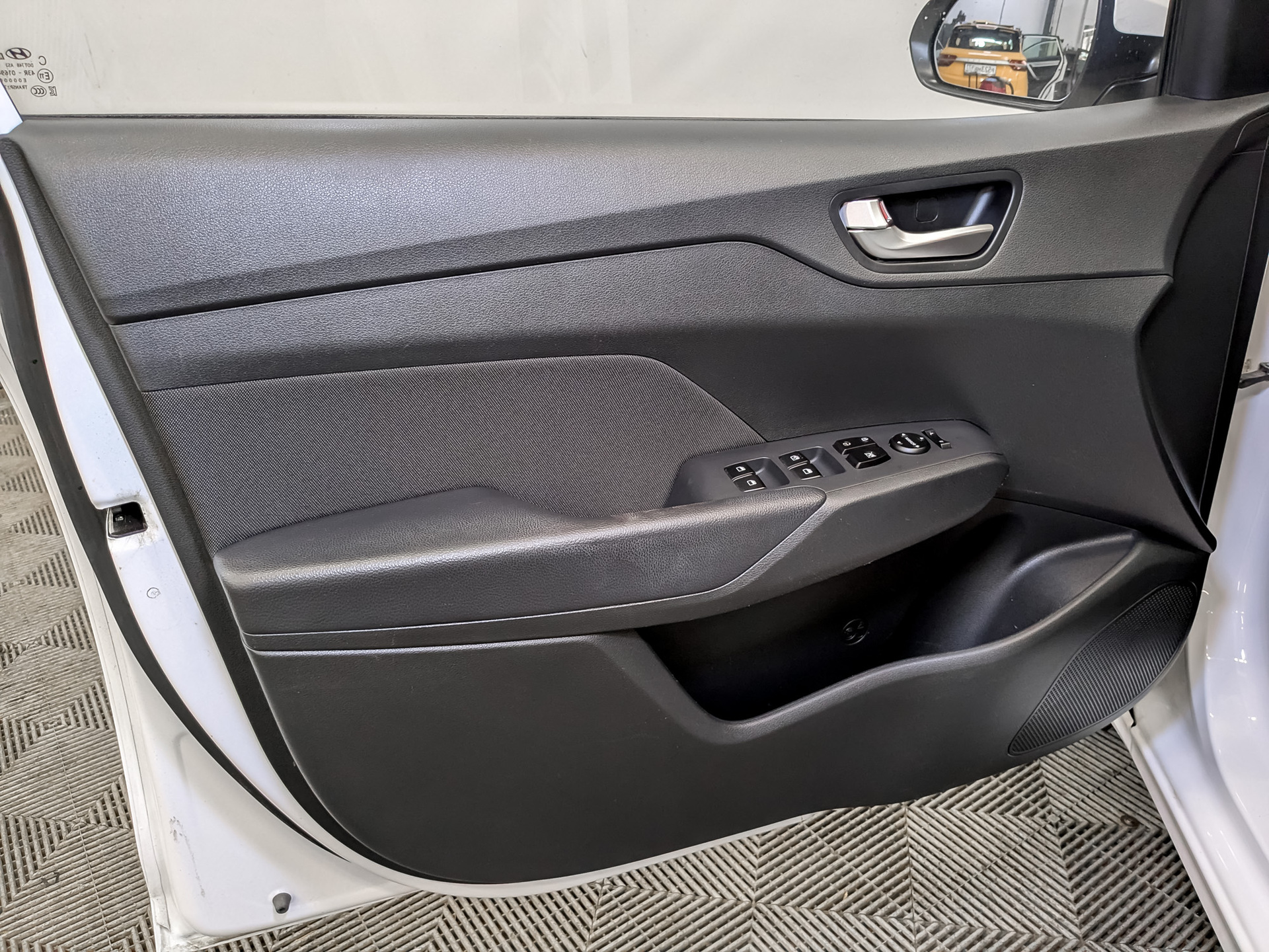 HYUNDAI Solaris 1.60 (123 л.с), автомат, 2022, пробег 83 964 км