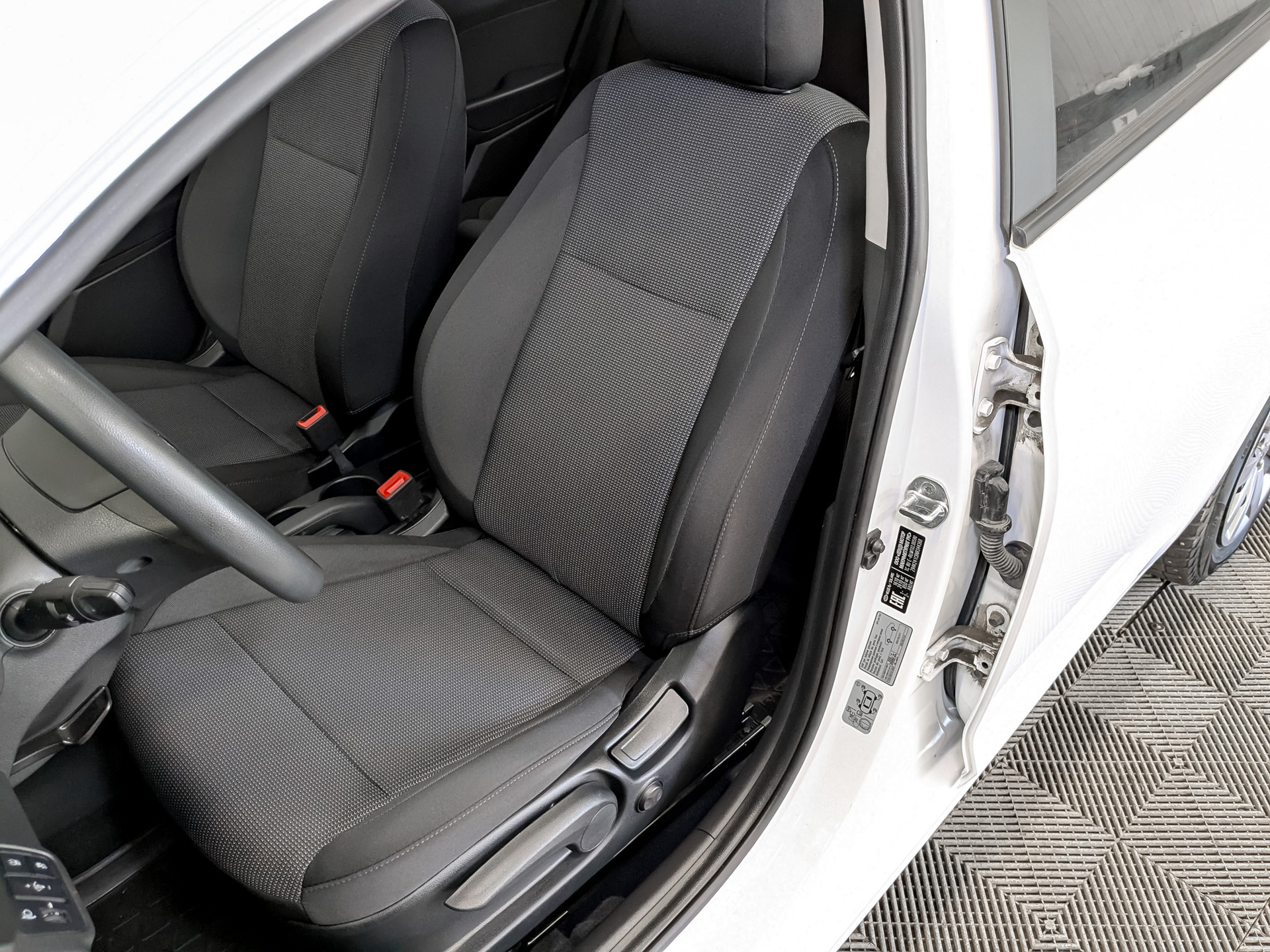 HYUNDAI Solaris 1.60 (123 л.с), автомат, 2022, пробег 83 964 км
