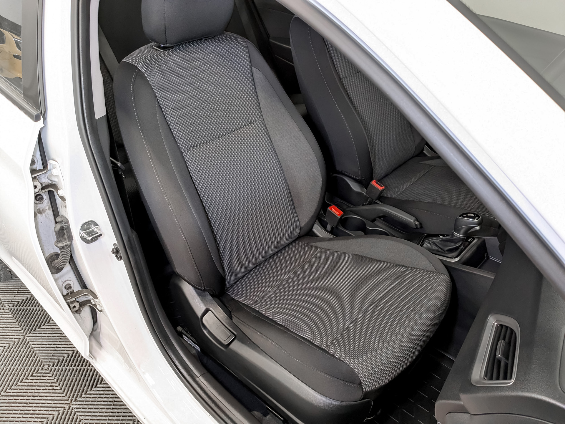HYUNDAI Solaris 1.60 (123 л.с), автомат, 2022, пробег 83 964 км