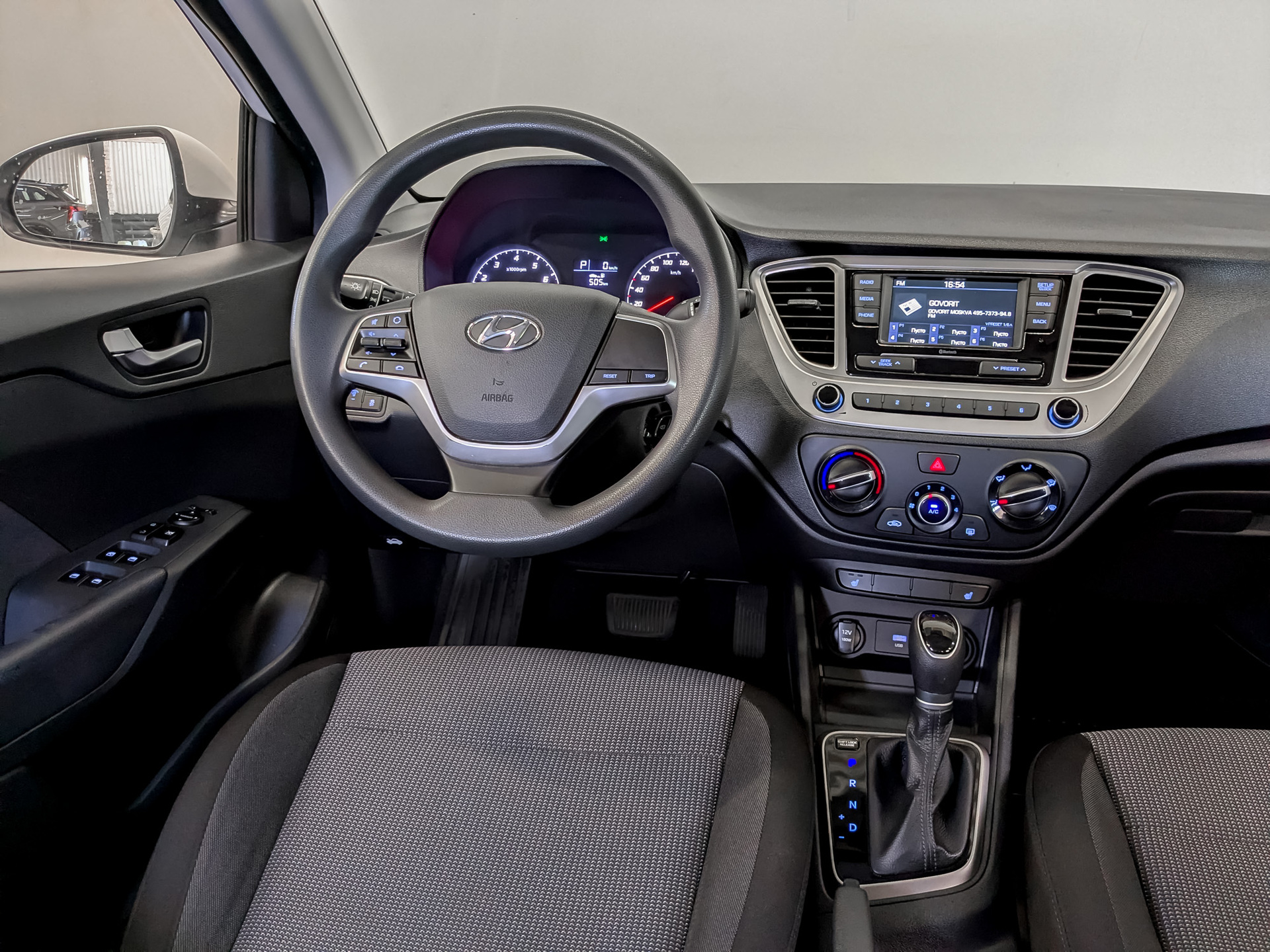 HYUNDAI Solaris 1.60 (123 л.с), автомат, 2022, пробег 83 964 км
