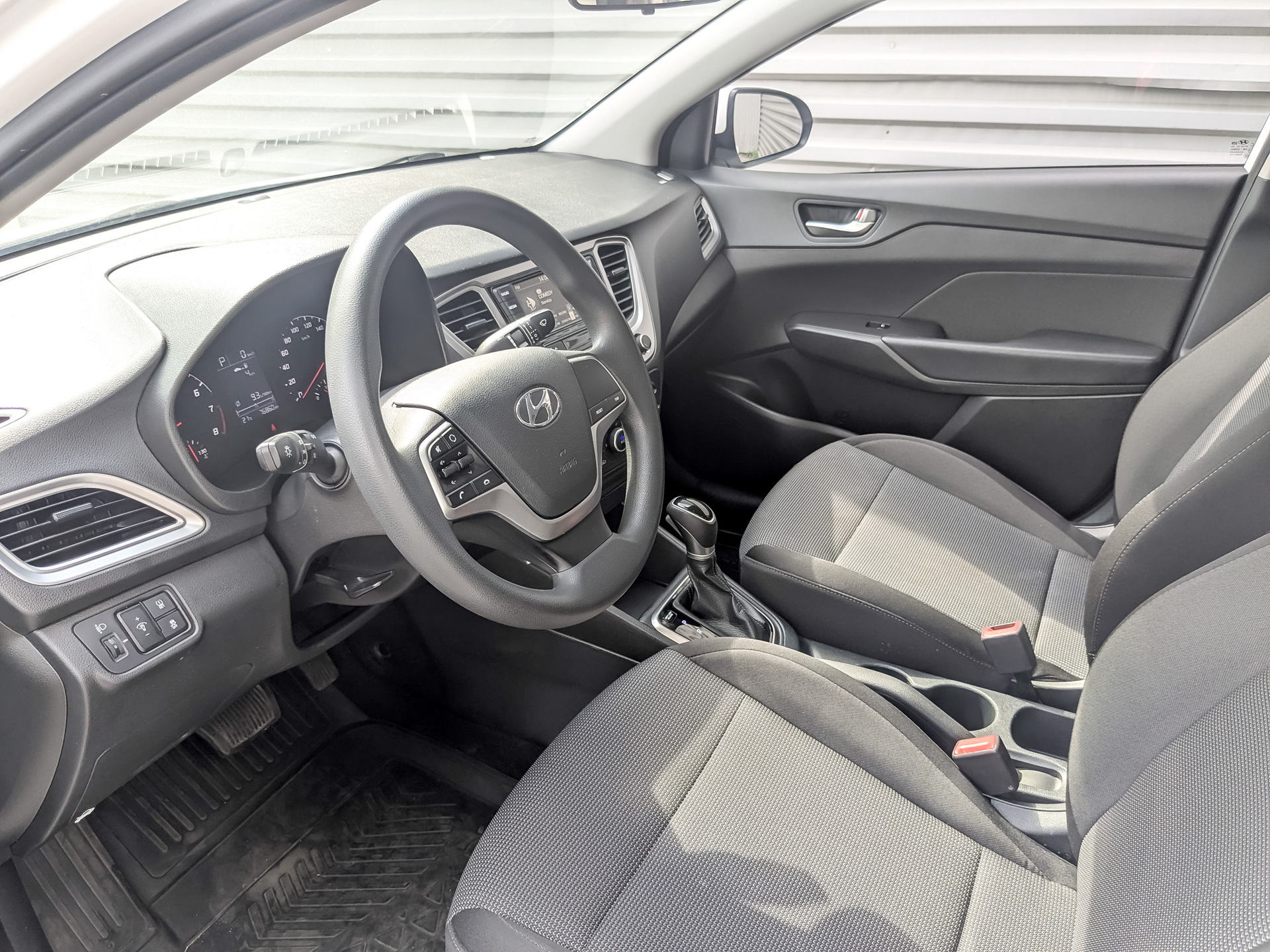 HYUNDAI Solaris 1.60 (123 л.с), автомат, 2022, пробег 76 792 км