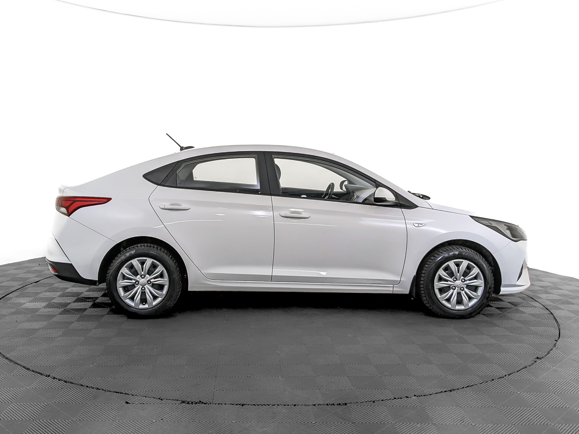 HYUNDAI Solaris 1.60 (123 л.с), автомат, 2022, пробег 49 356 км