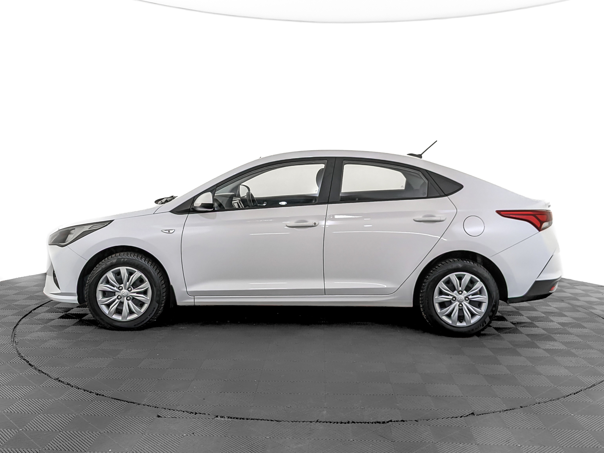 HYUNDAI Solaris 1.60 (123 л.с), автомат, 2022, пробег 49 356 км