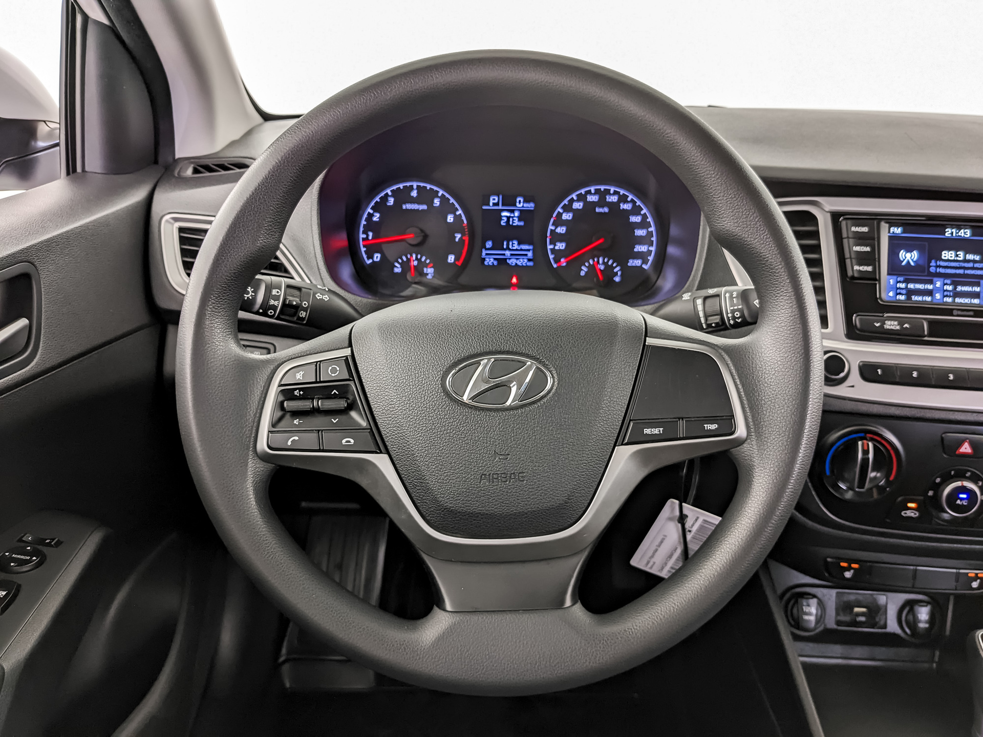 HYUNDAI Solaris 1.60 (123 л.с), автомат, 2022, пробег 49 356 км
