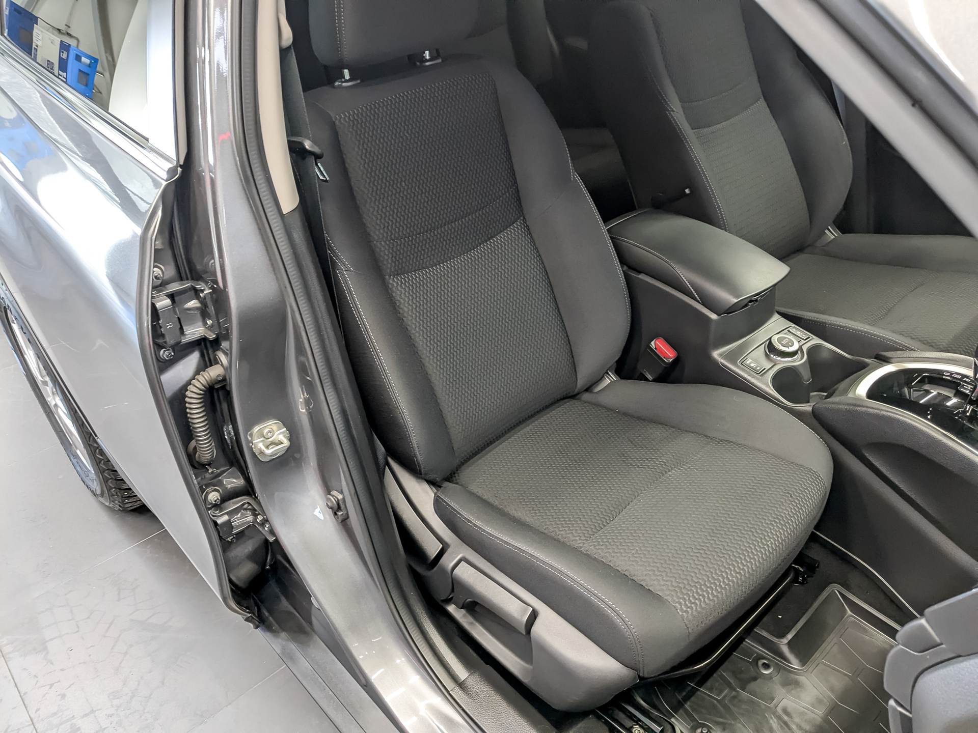NISSAN X-Trail 2.00 (144 л.с), автомат, 2021, пробег 110 563 км