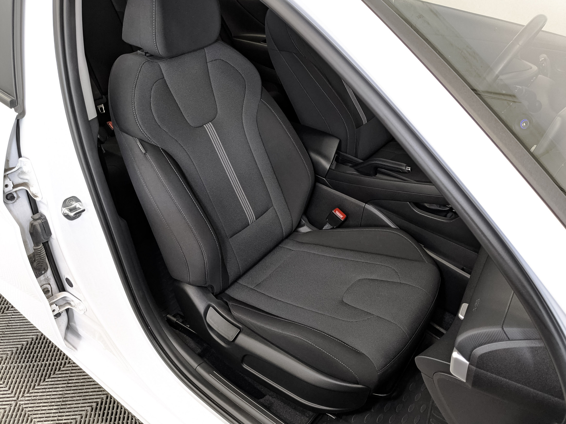 HYUNDAI Elantra 1.60 (128 л.с), автомат, 2022, пробег 58 162 км