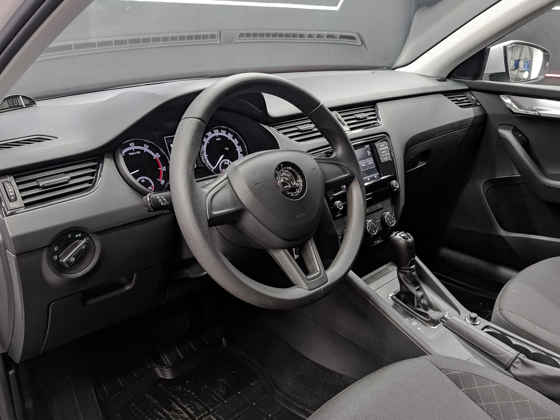 SKODA Octavia 1.60 (110 л.с), автомат, 2020, пробег 49 802 км