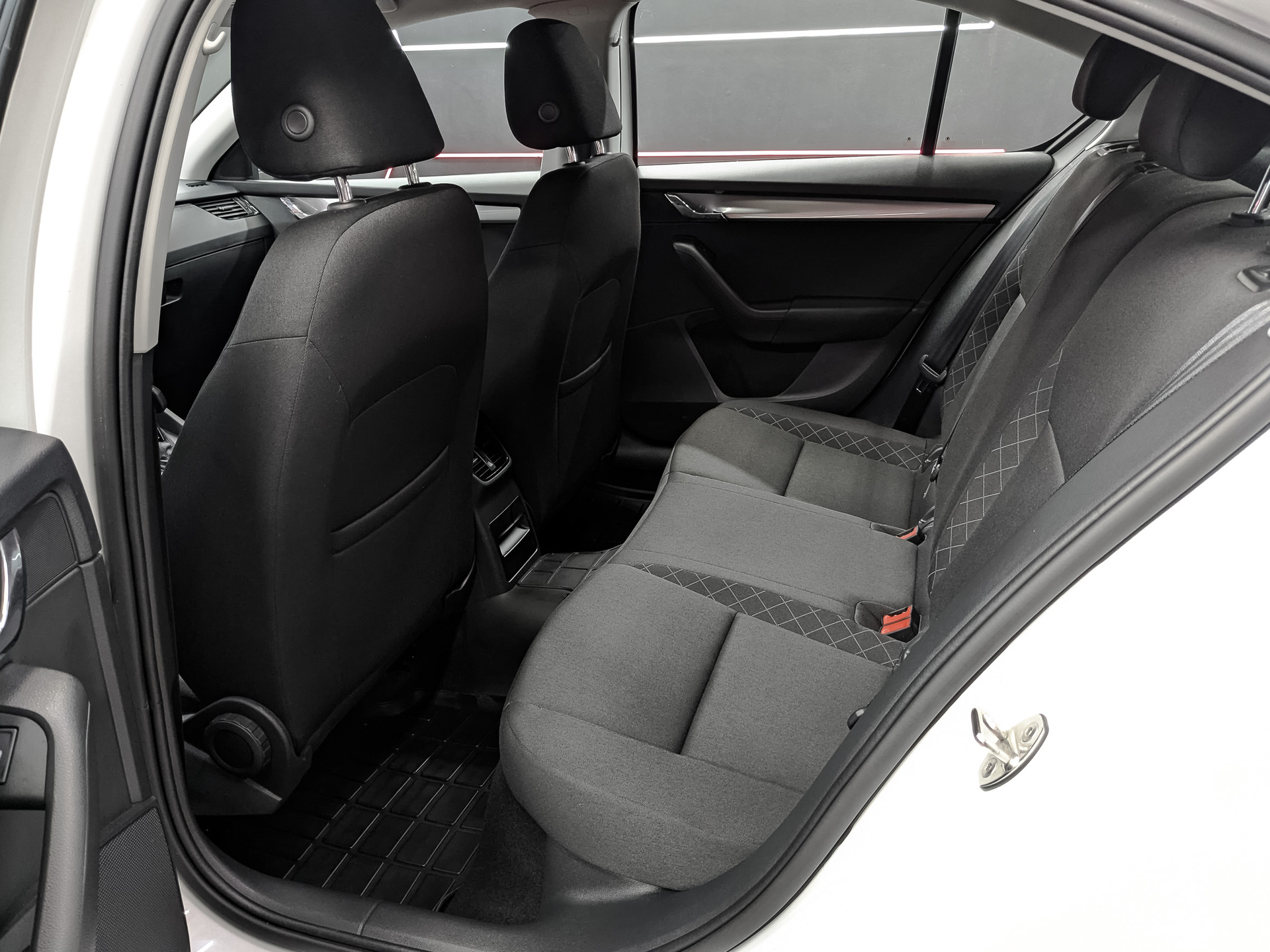 SKODA Octavia 1.60 (110 л.с), автомат, 2020, пробег 49 802 км