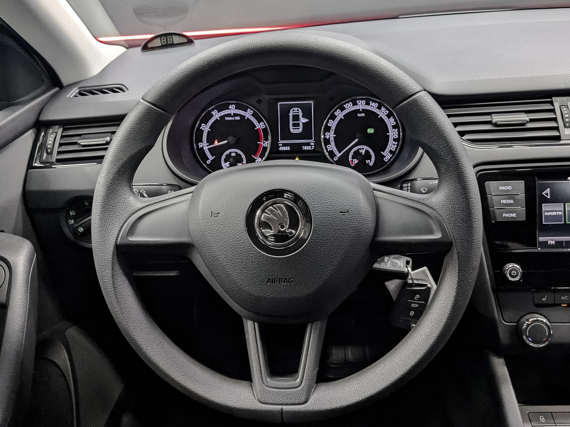 SKODA Octavia 1.60 (110 л.с), автомат, 2020, пробег 49 802 км