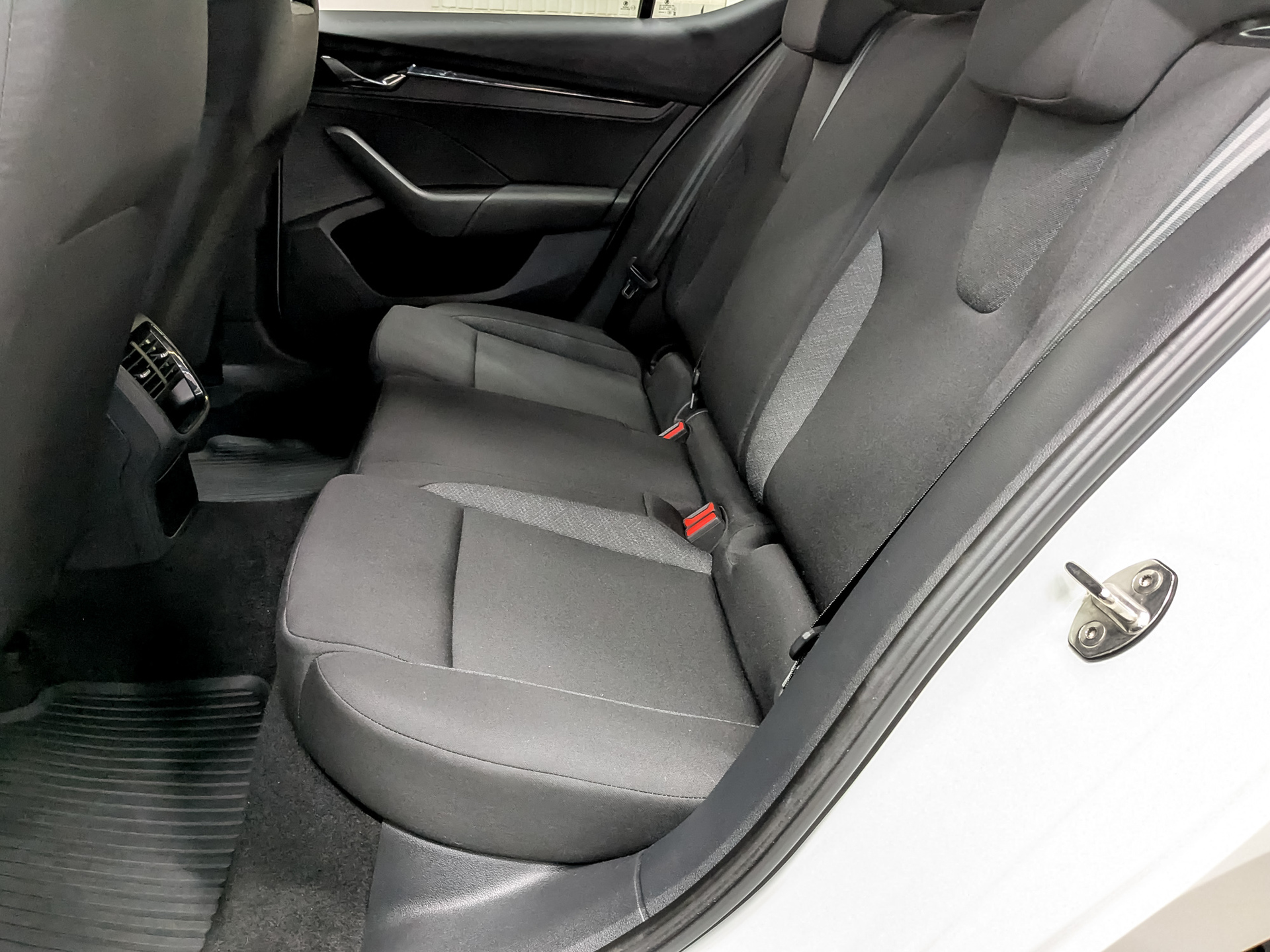 SKODA Octavia 1.60 (110 л.с), автомат, 2021, пробег 74 575 км