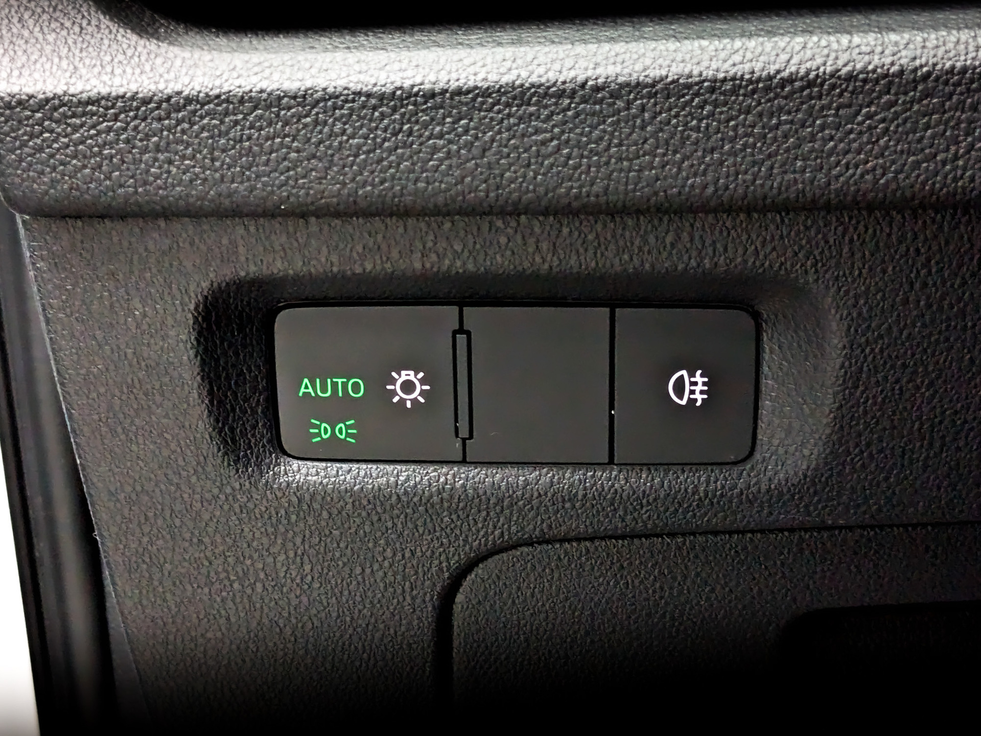 SKODA Octavia 1.60 (110 л.с), автомат, 2021, пробег 74 575 км