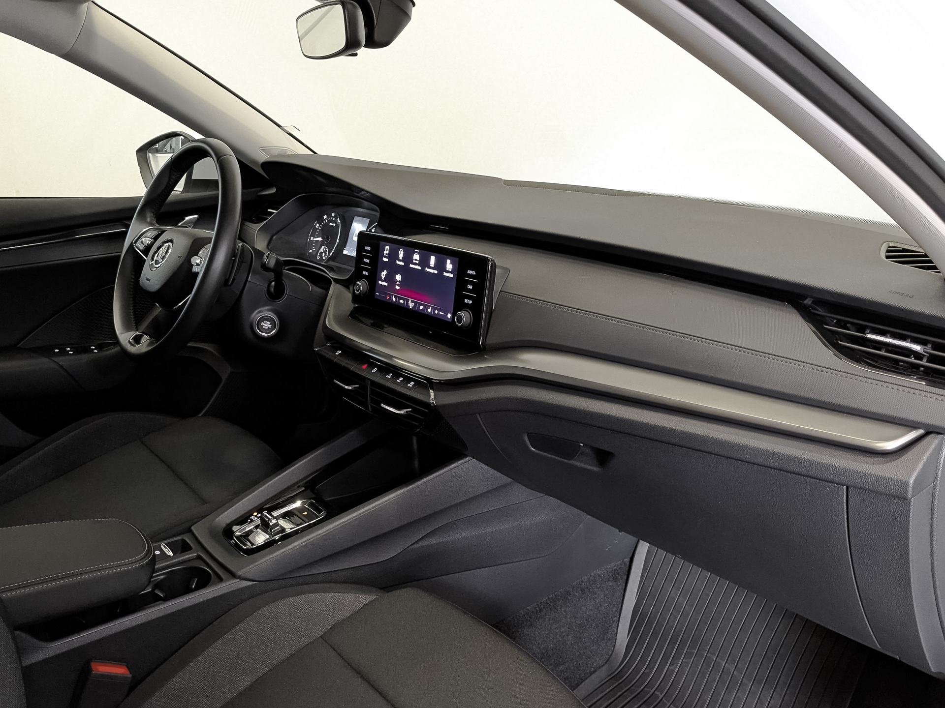 SKODA Octavia 1.60 (110 л.с), автомат, 2021, пробег 52 991 км