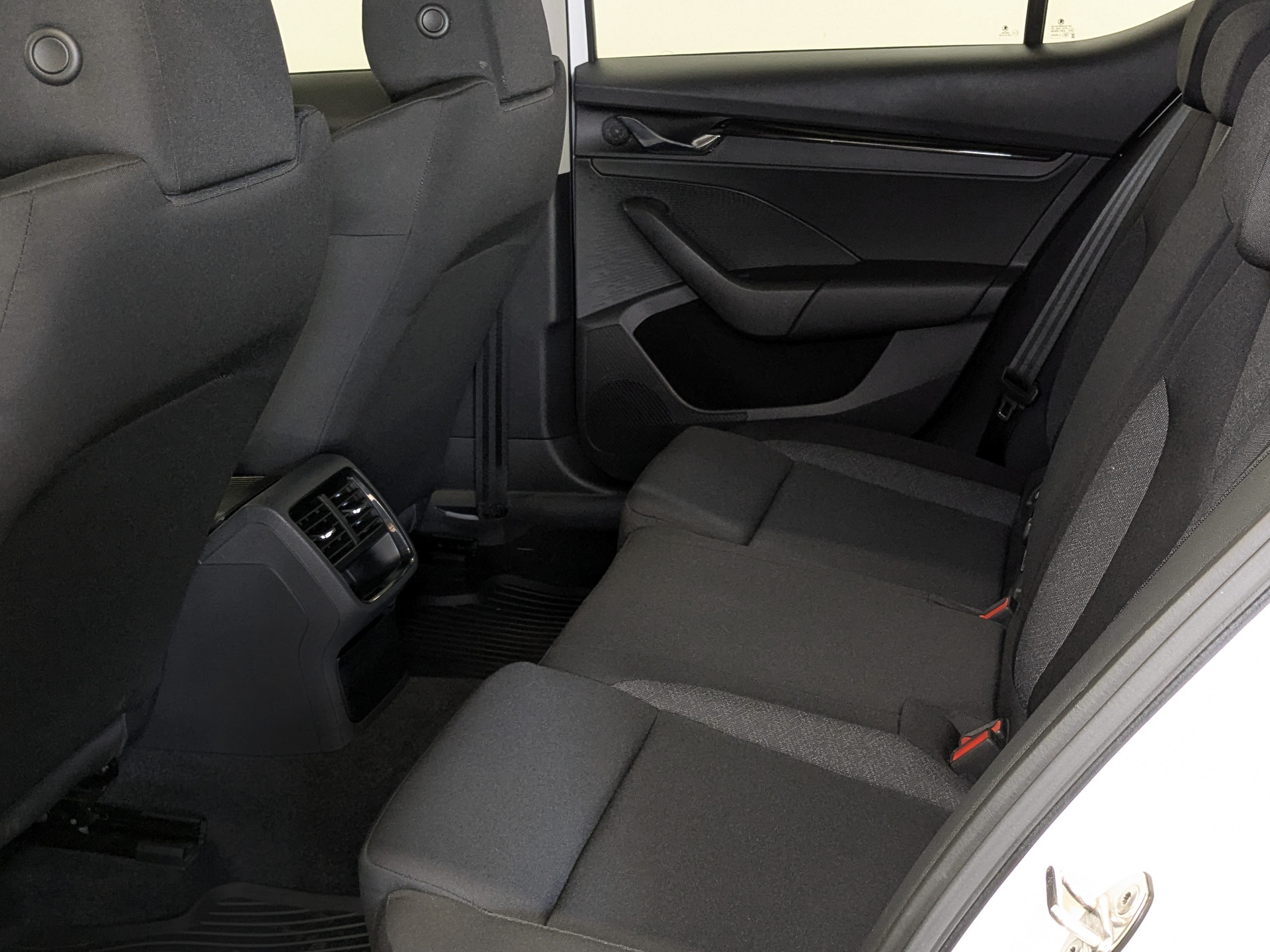 SKODA Octavia 1.60 (110 л.с), автомат, 2021, пробег 52 991 км