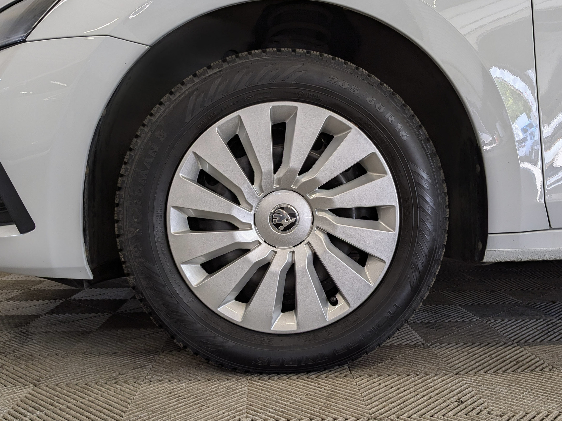 SKODA Octavia 1.60 (110 л.с), автомат, 2021, пробег 52 991 км