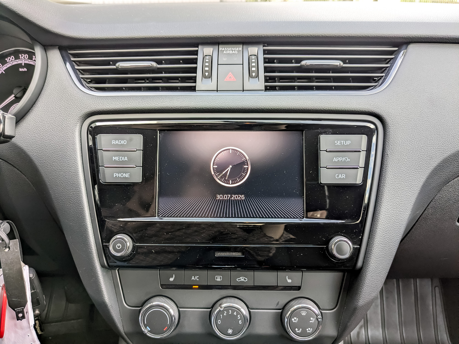 SKODA Octavia 1.60 (110 л.с), автомат, 2020, пробег 65 171 км