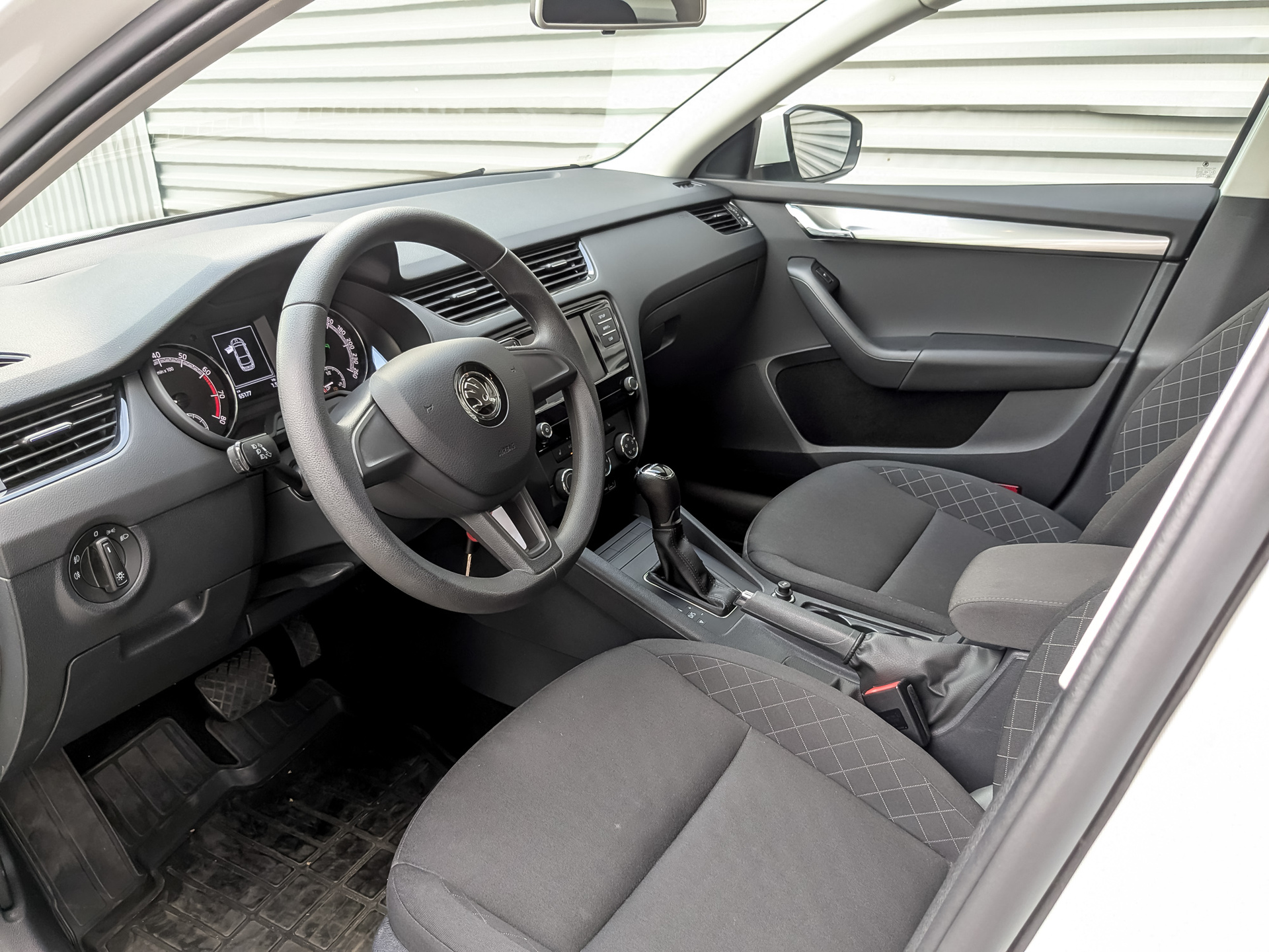 SKODA Octavia 1.60 (110 л.с), автомат, 2020, пробег 65 171 км