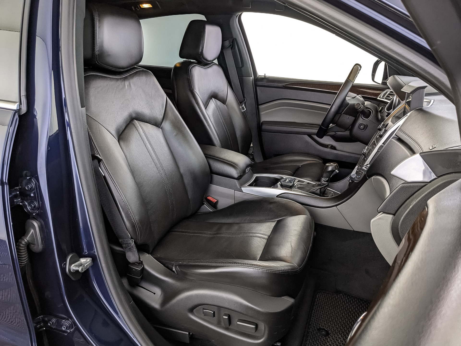 CADILLAC SRX 3.00 (269 л.с), автомат, 2011, пробег 186 475 км