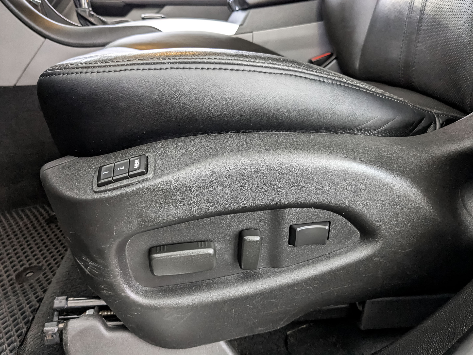 CADILLAC SRX 3.00 (269 л.с), автомат, 2011, пробег 186 475 км