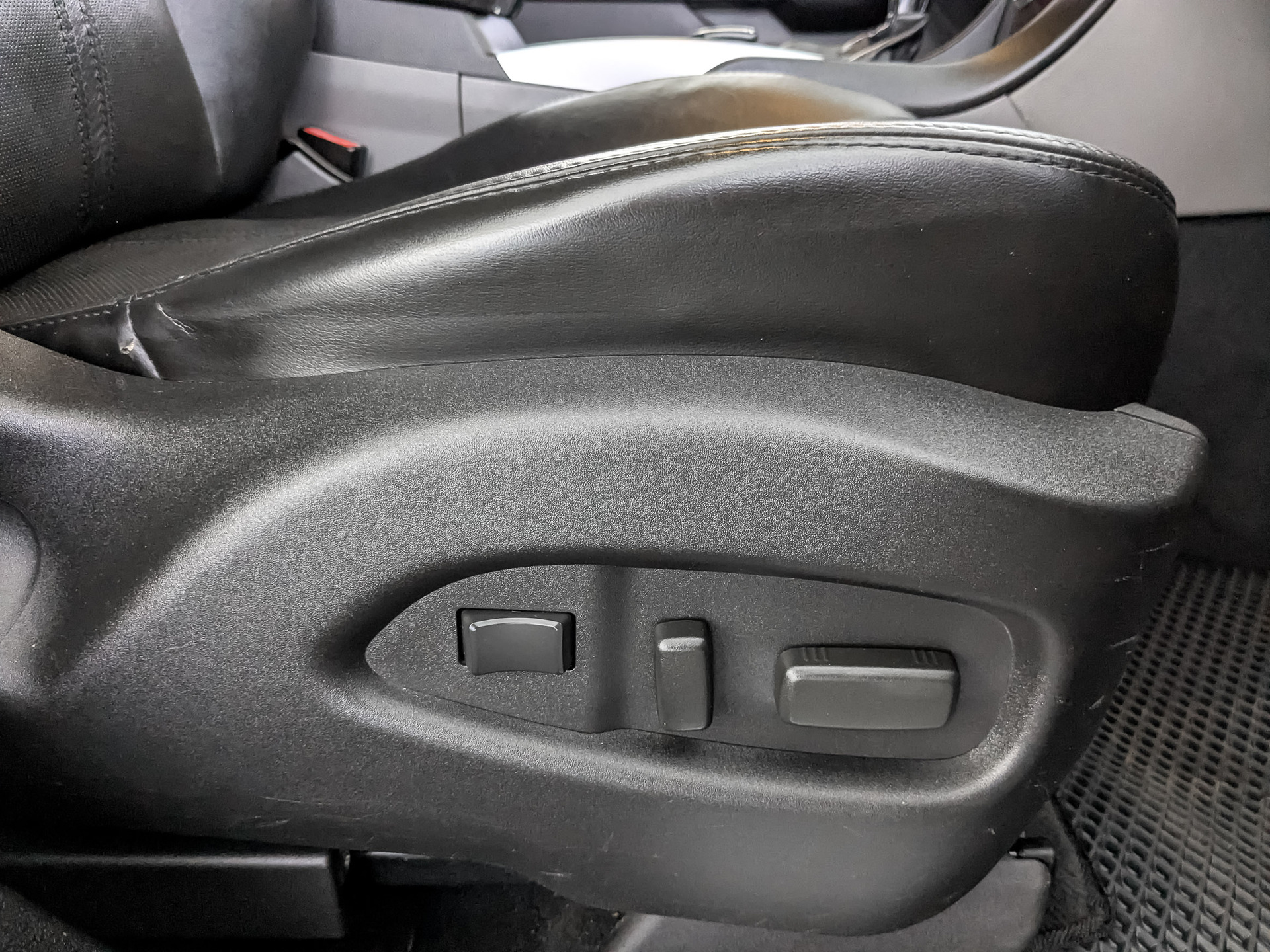 CADILLAC SRX 3.00 (269 л.с), автомат, 2011, пробег 186 475 км